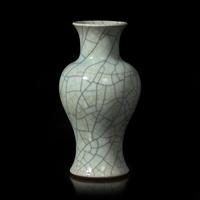 A Chinese Ge Type Baluster Vase, Qing Dynasty 清 哥窯賞瓶