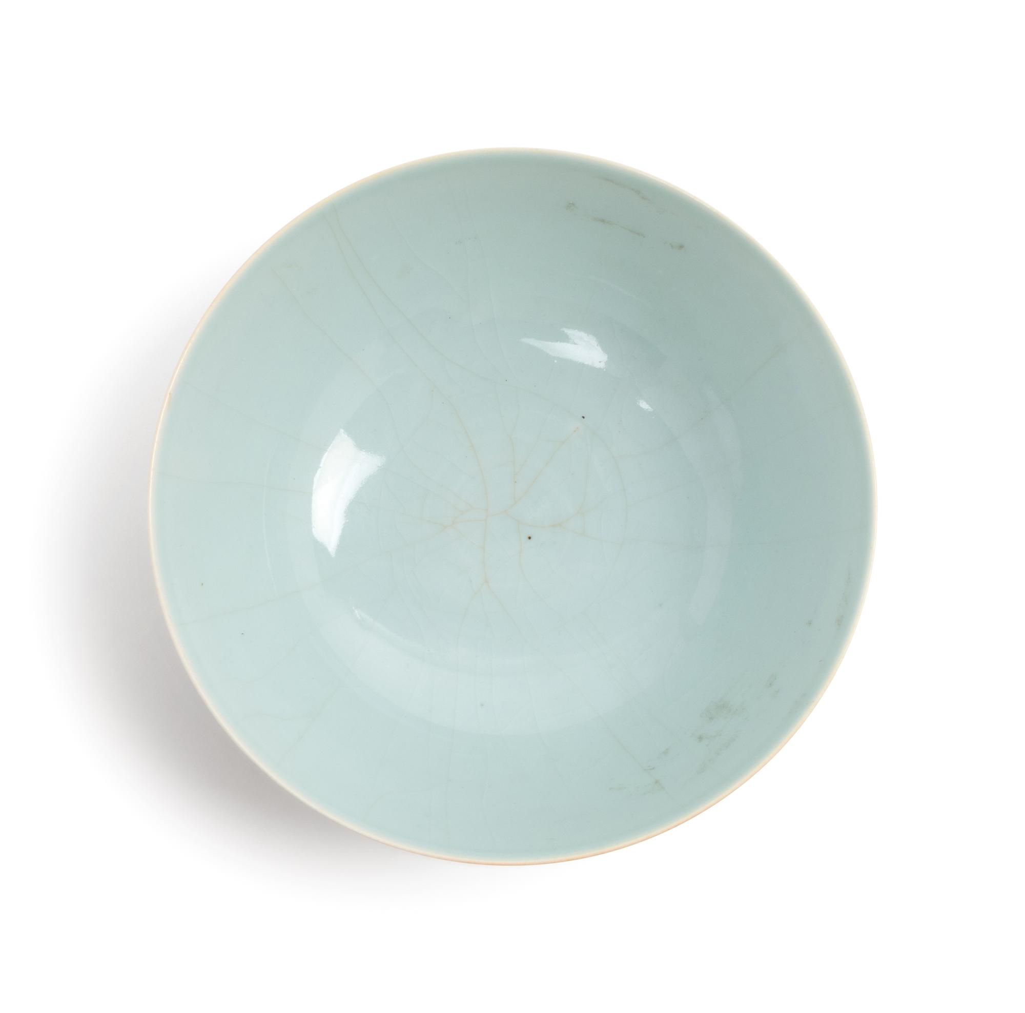 An Large Incised Celadon Ground Porcelain 'Lotus' Bowl