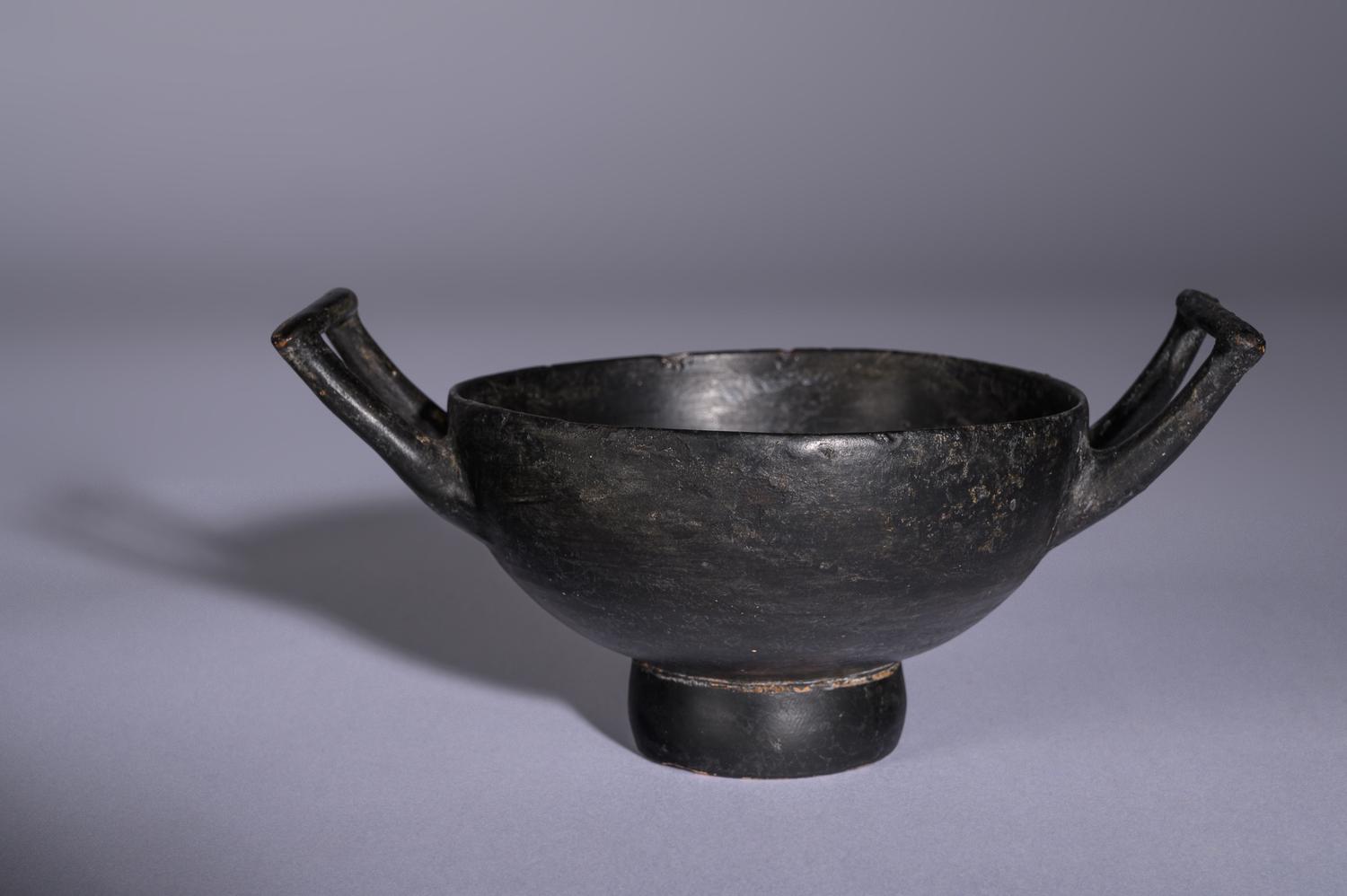 An Apulian Gnathian-Ware Stemless Kylix