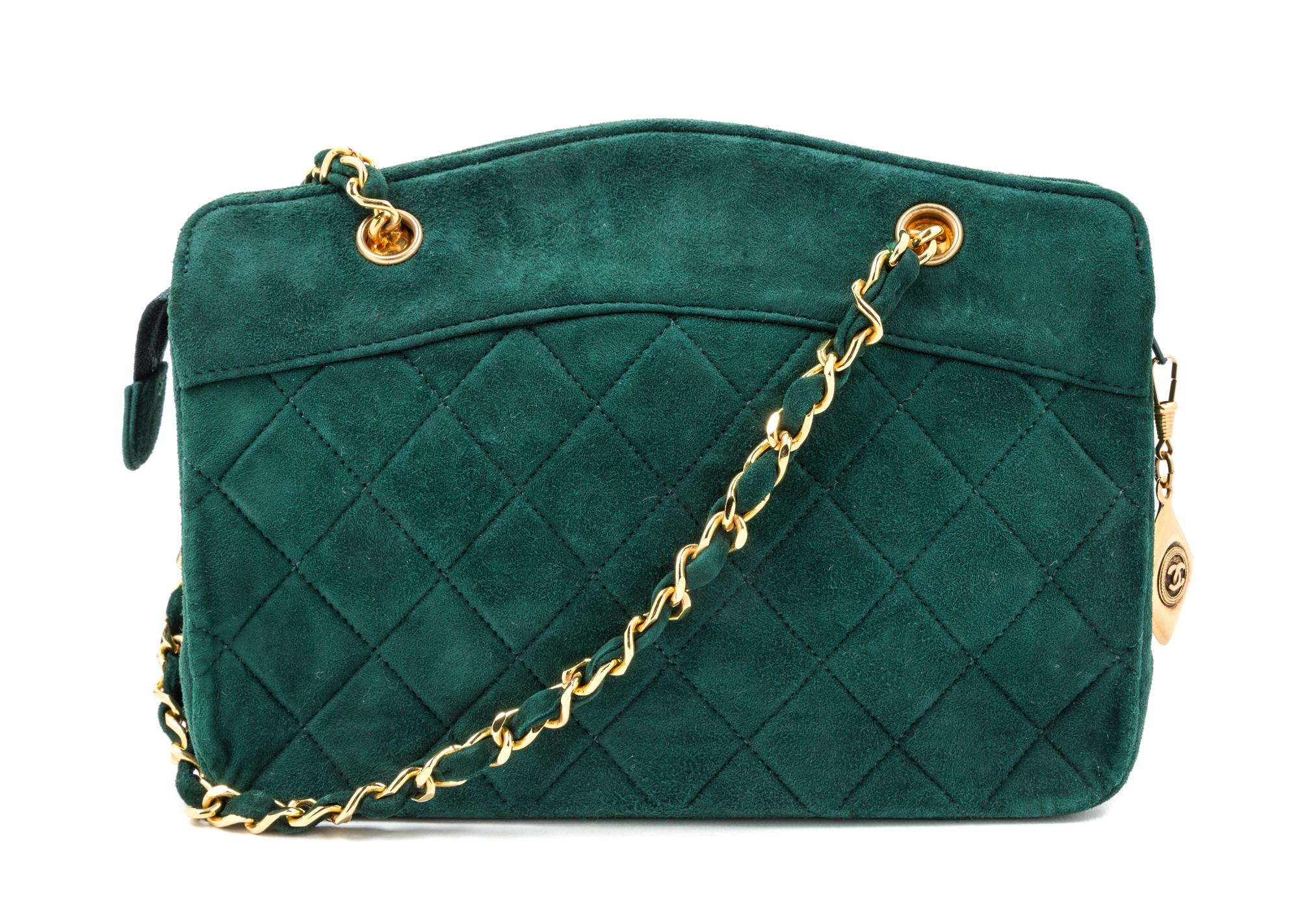 A Chanel Green Velvet Quilted Handbag, 8.25" x 6.25" x 2"; Strap drop 7''.