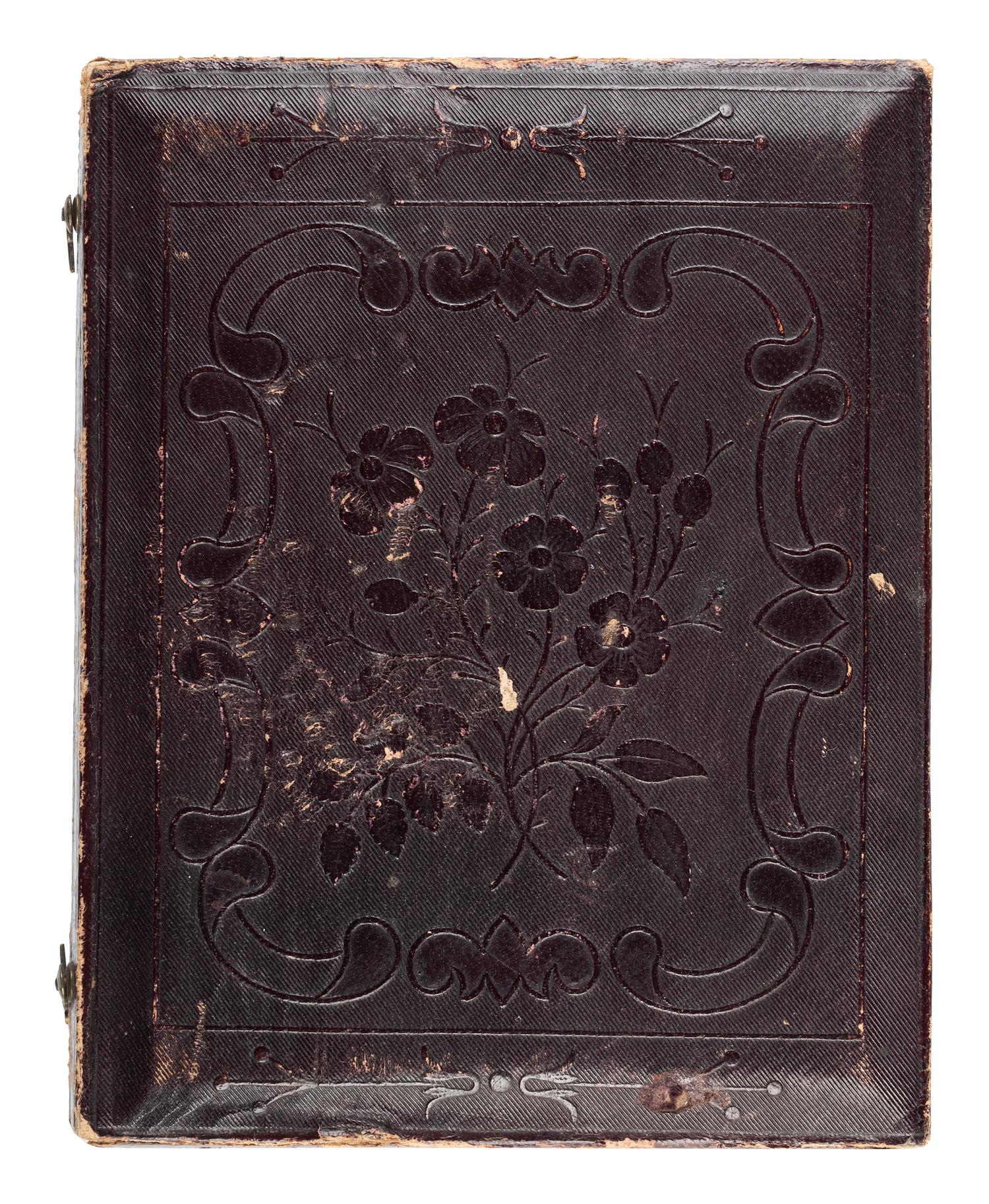 [EARLY PHOTOGRAPHY] -- [MILITARIA]. Quarter plate daguerreotype of armed English officer.