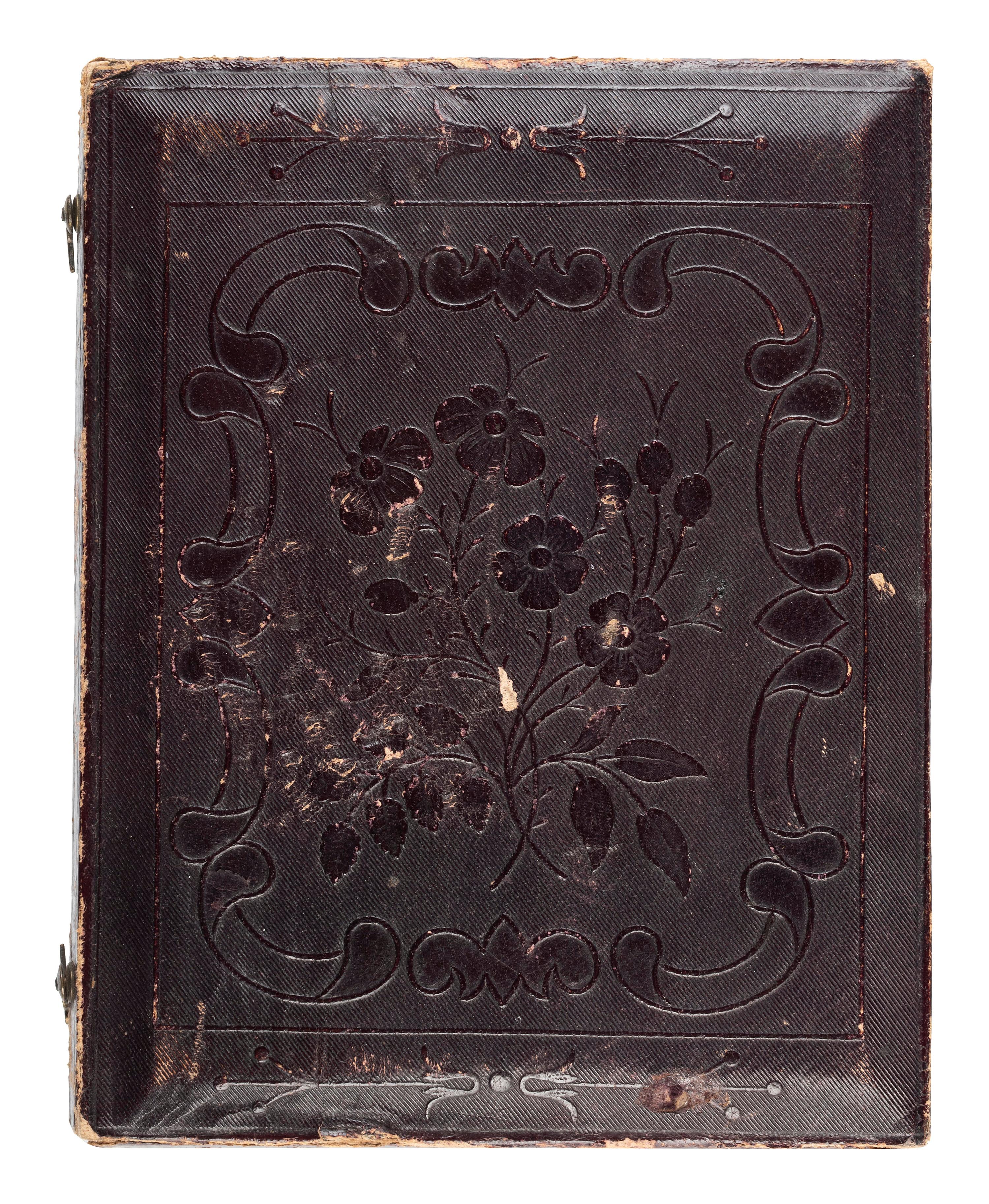[EARLY PHOTOGRAPHY] -- [MILITARIA]. Quarter plate daguerreotype of armed English officer.