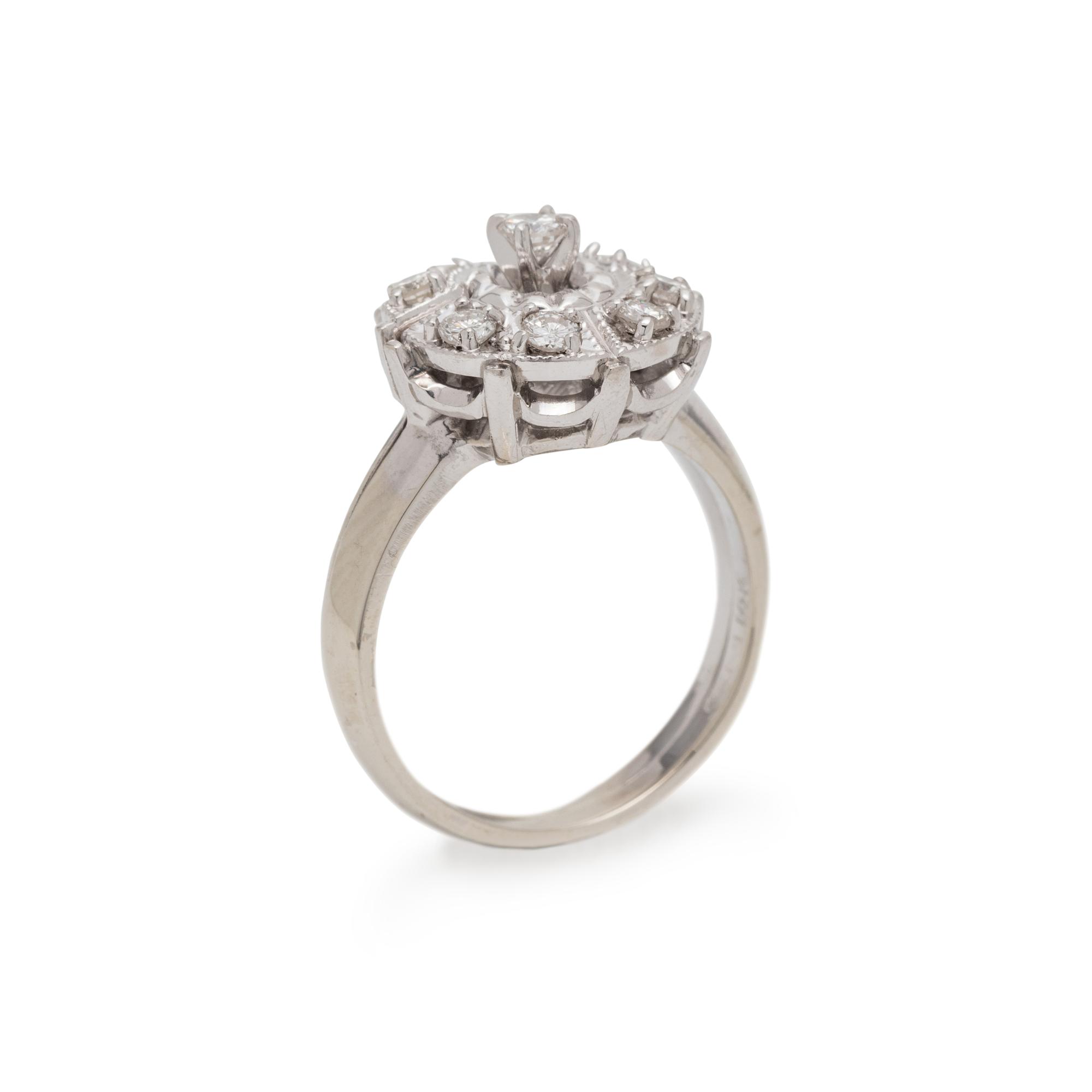 WHITE GOLD AND DIAMOND RING