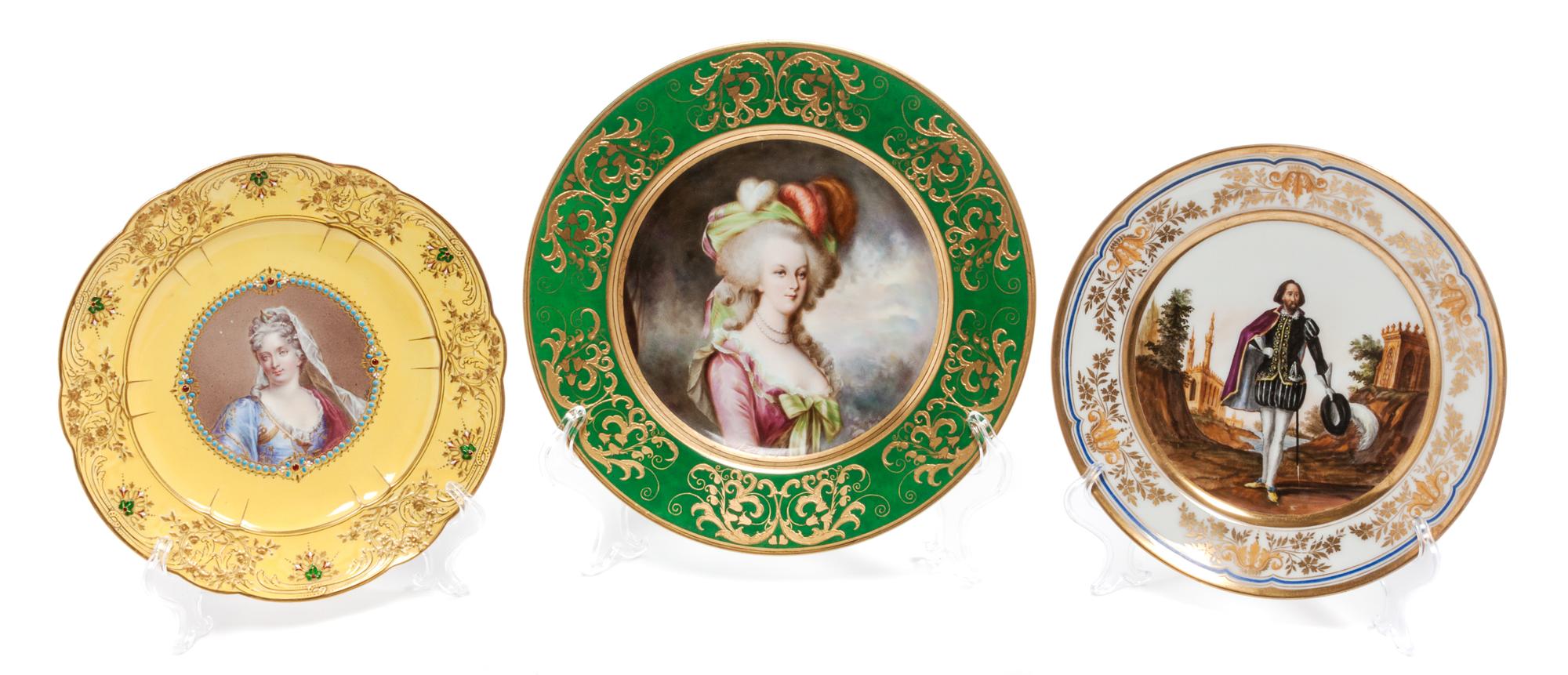 A Collection of Three Cabinet Plates Diameter of largest 10 3/4 inches.