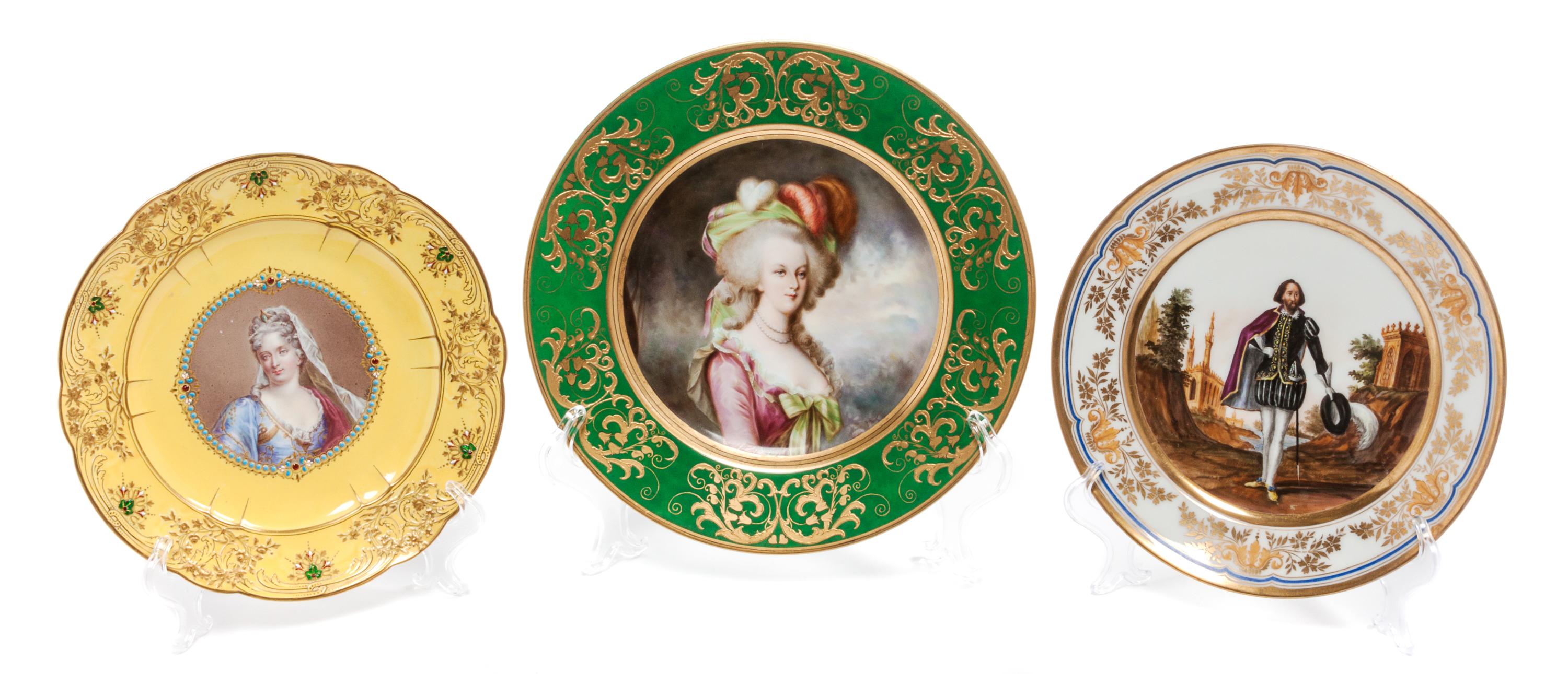 A Collection of Three Cabinet Plates Diameter of largest 10 3/4 inches.