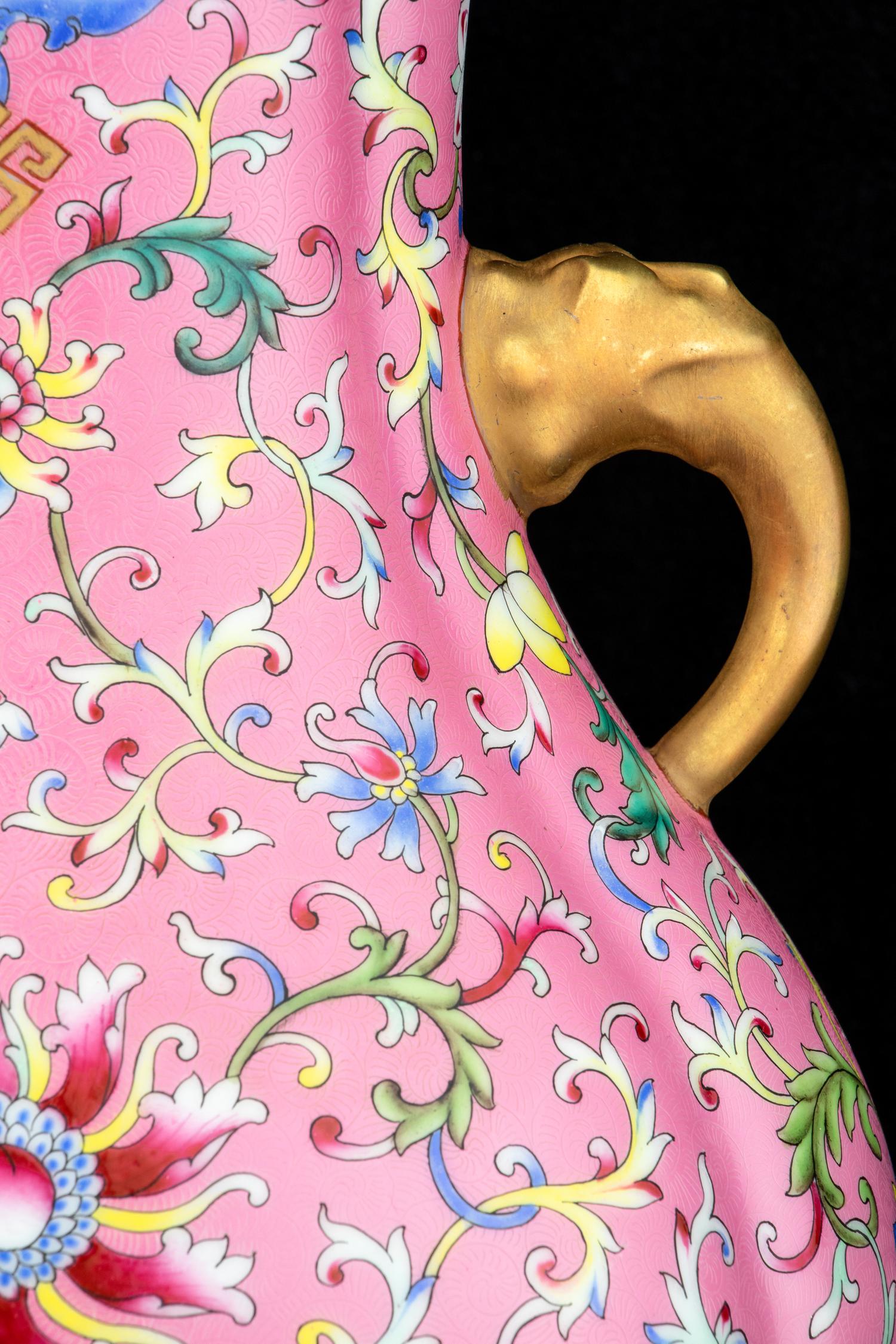 A Chinese Famille Rose Porcelain 'Lotus' Vase