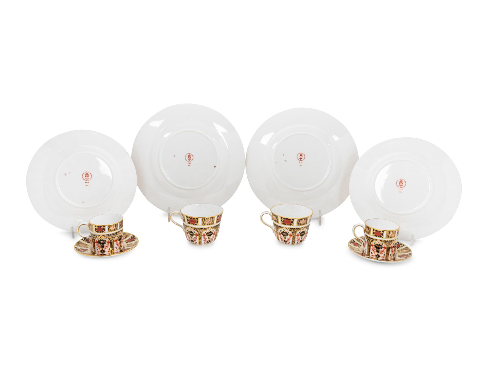 A Royal Crown Derby Old Imari Pocelain Dinner Service