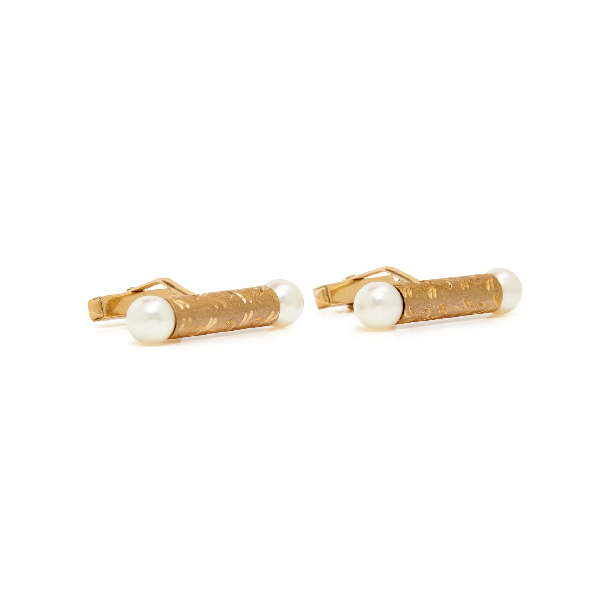 COLLECTION OF YELLOW GOLD MEN'S ACCESSORIES