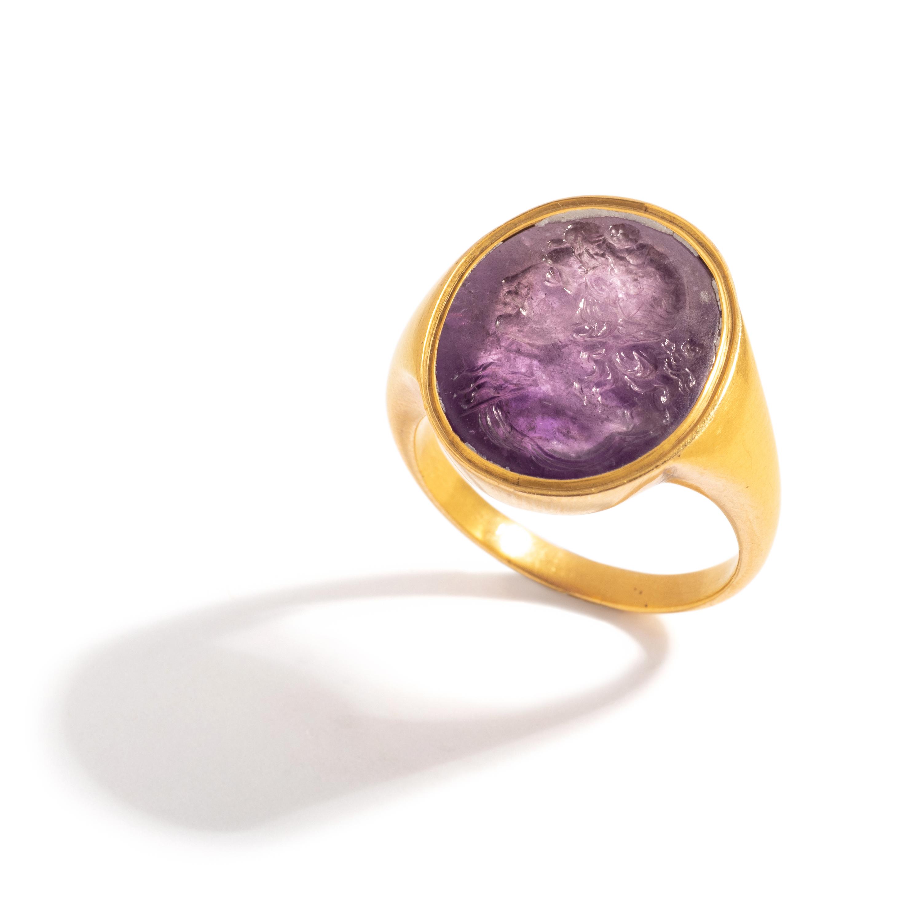 A Neoclassical Amethyst and Gold Finger Ring with the God Dionysos