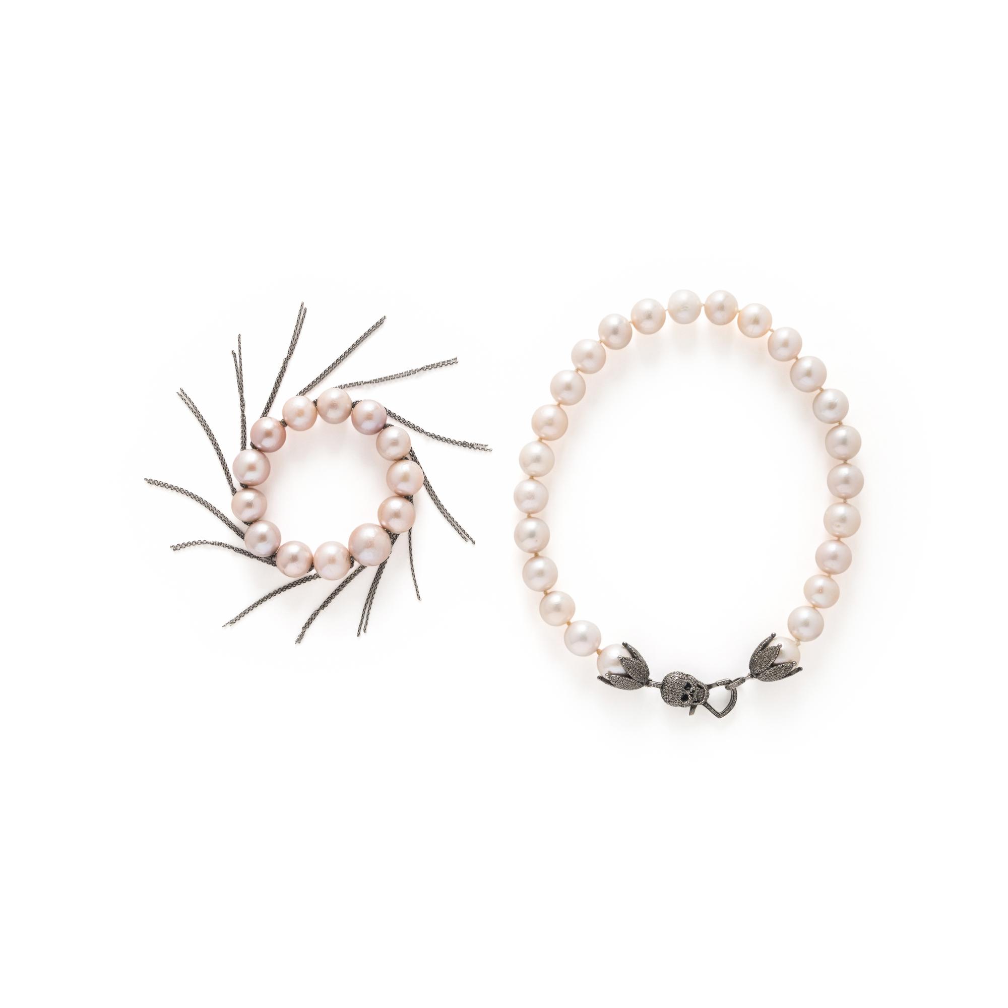 CULTURED PEARL NECKLACE AND BRACELET