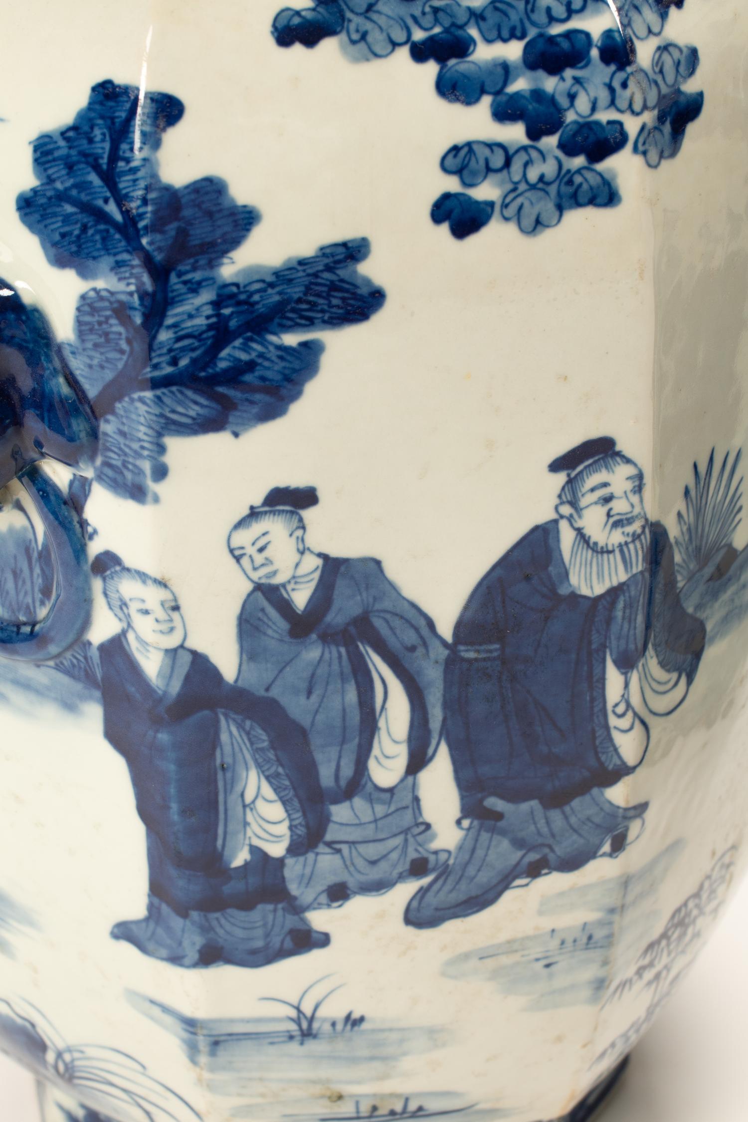 A Chinese Export Blue and White Porcelain Jar