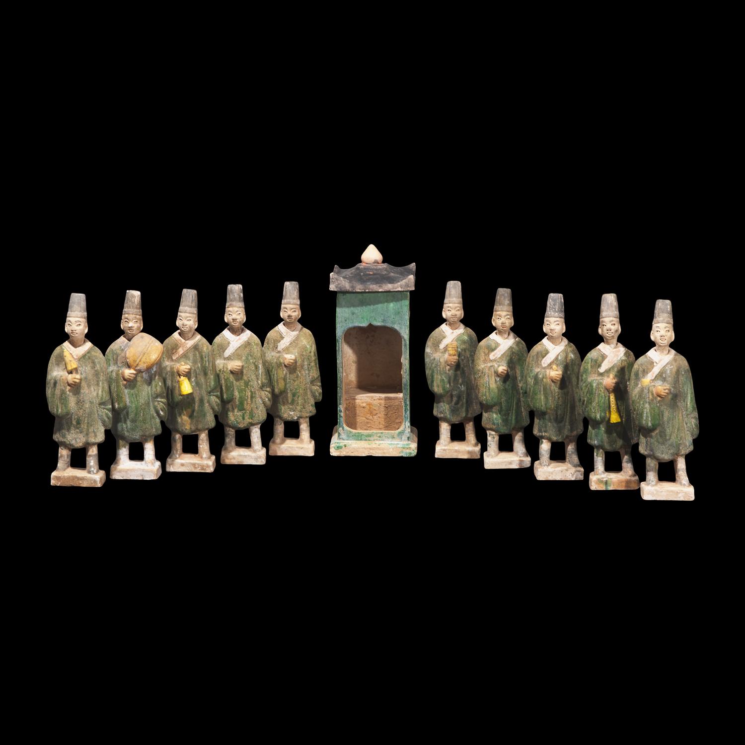 A Chinese Green Glazed Pottery Funerary Processional Group, Ming Dynasty 明 綠釉抬轿俑一组