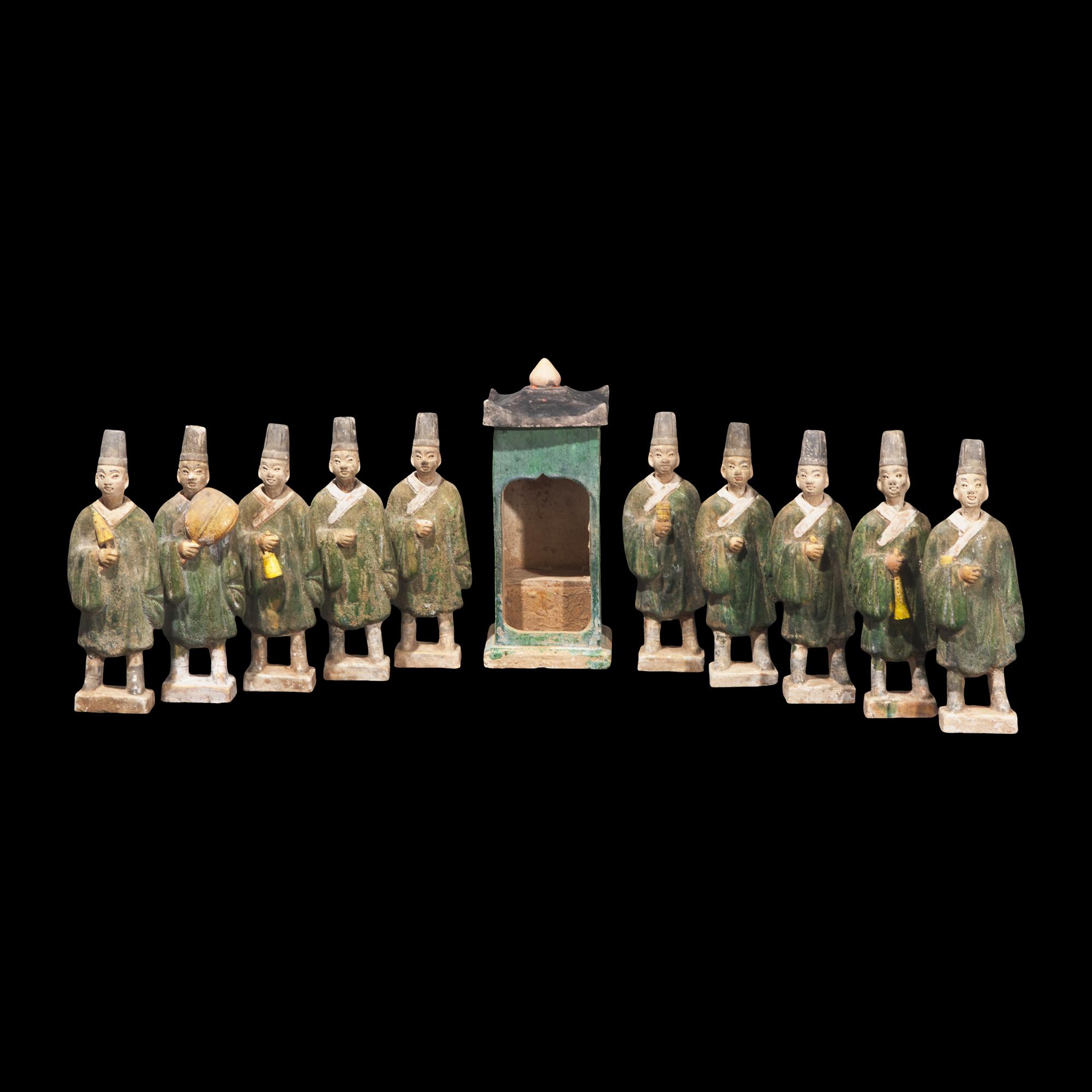 A Chinese Green Glazed Pottery Funerary Processional Group, Ming Dynasty 明 綠釉抬轿俑一组