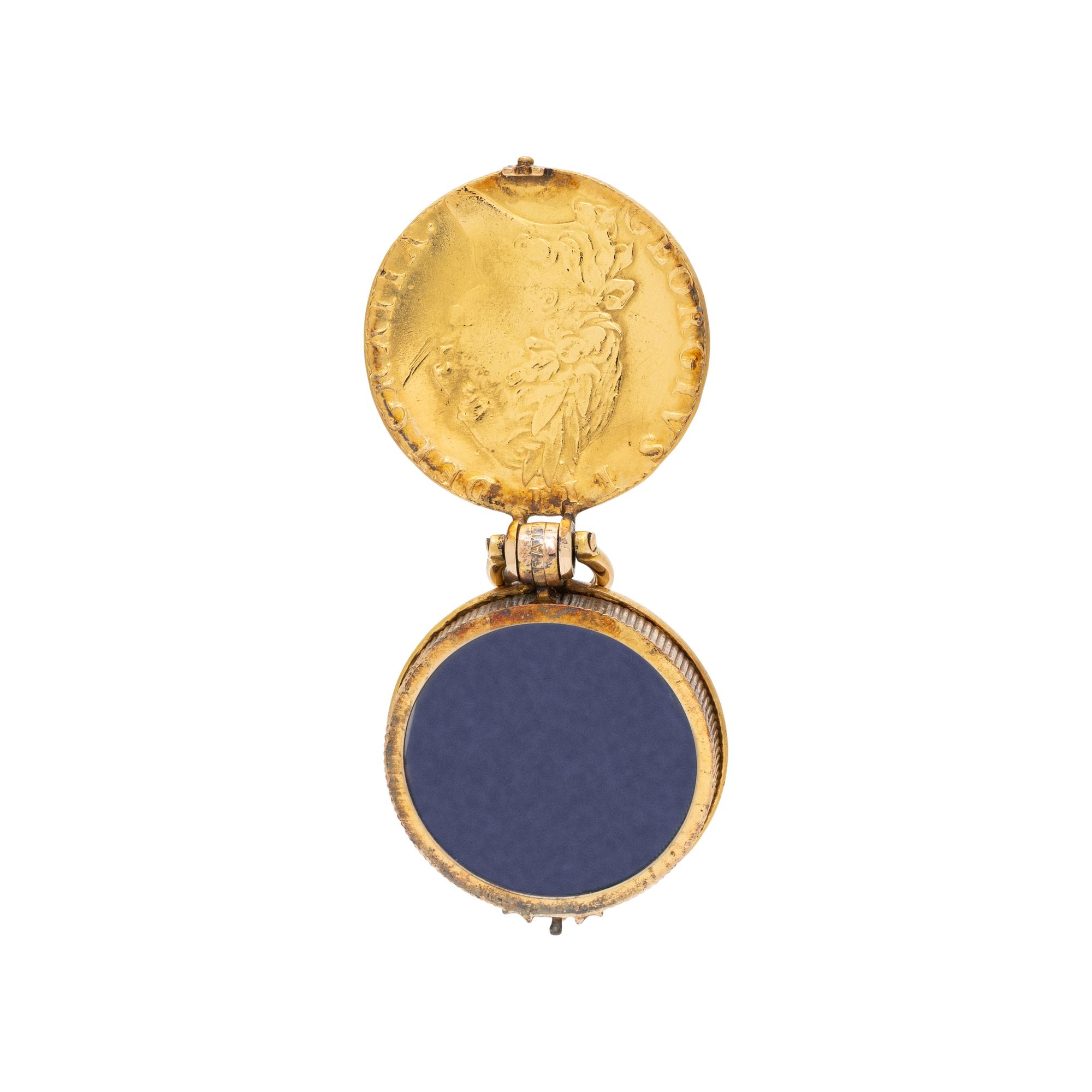 YELLOW GOLD LOCKET PENDANT