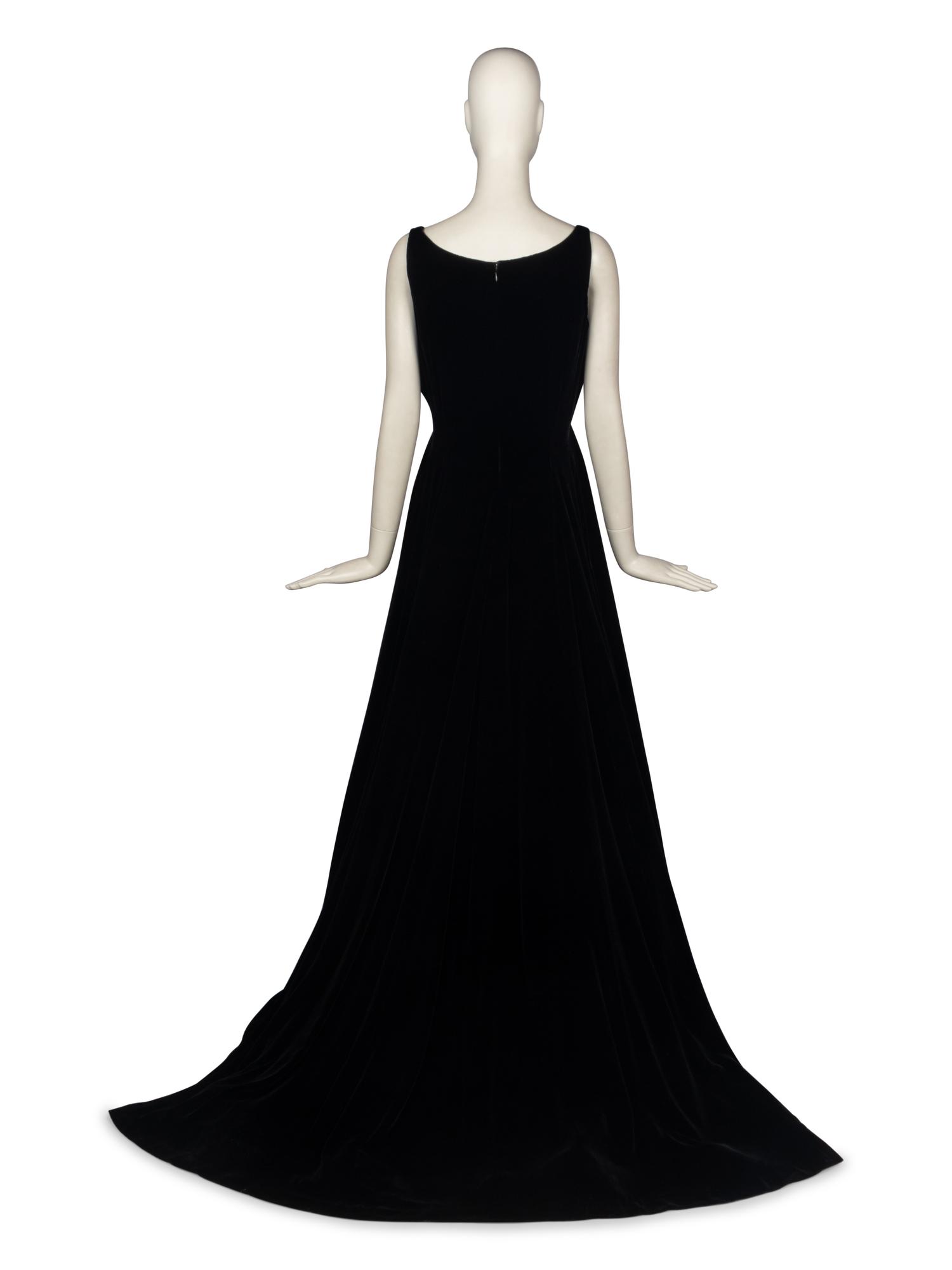 Oscar de la Renta, Silk Velvet Gown