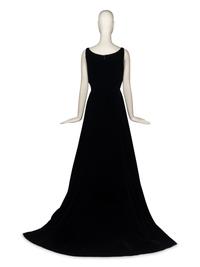 Oscar de la Renta, Silk Velvet Gown