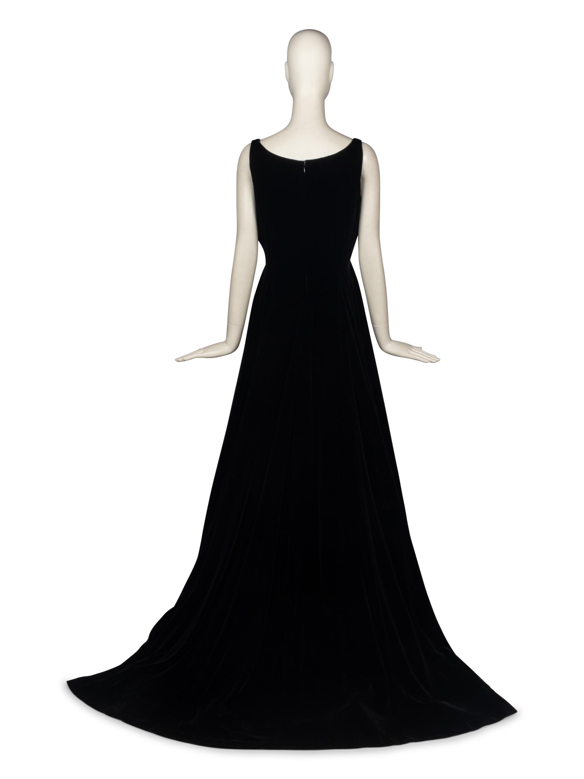 Oscar de la Renta, Silk Velvet Gown