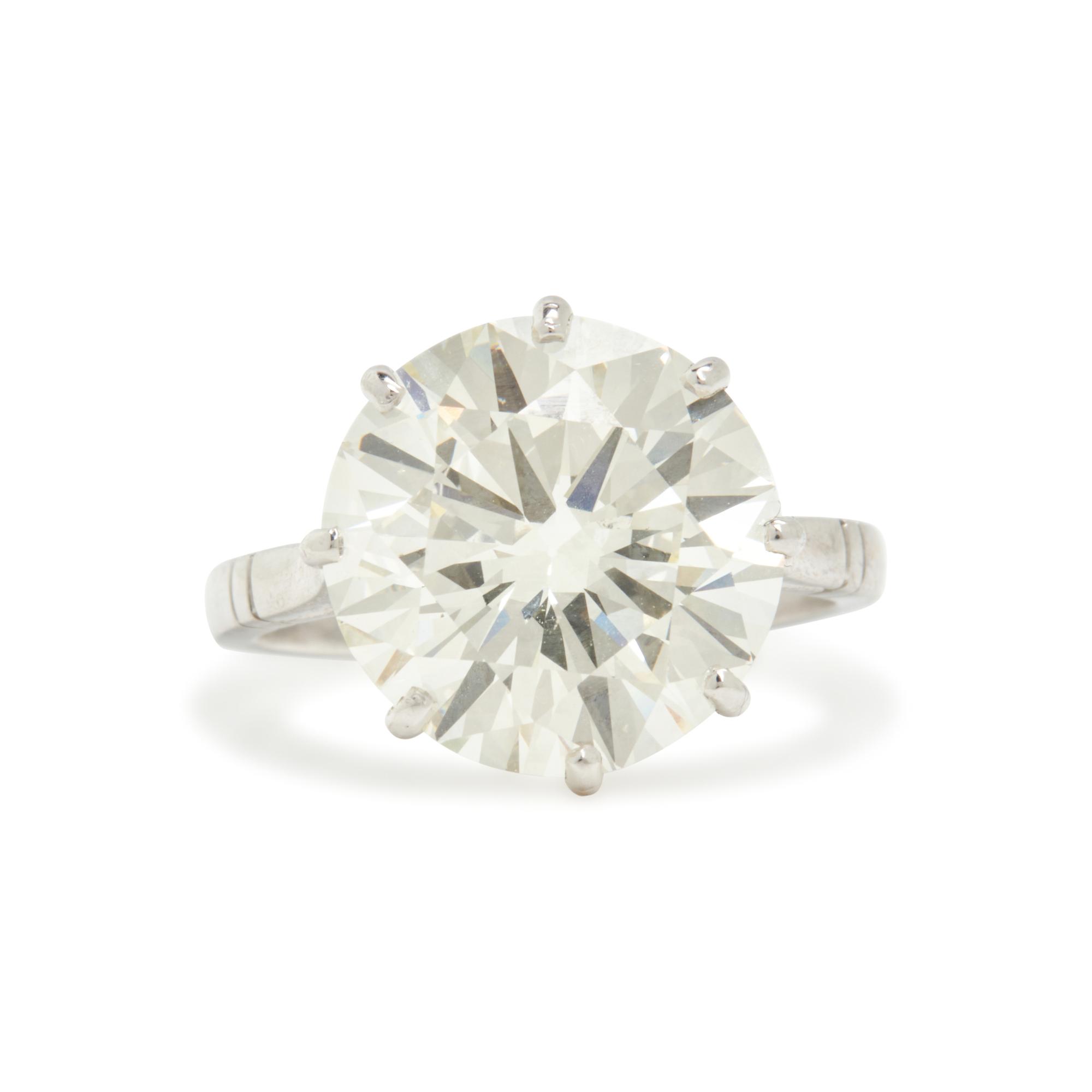 DIAMOND RING