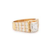 DIAMOND RING