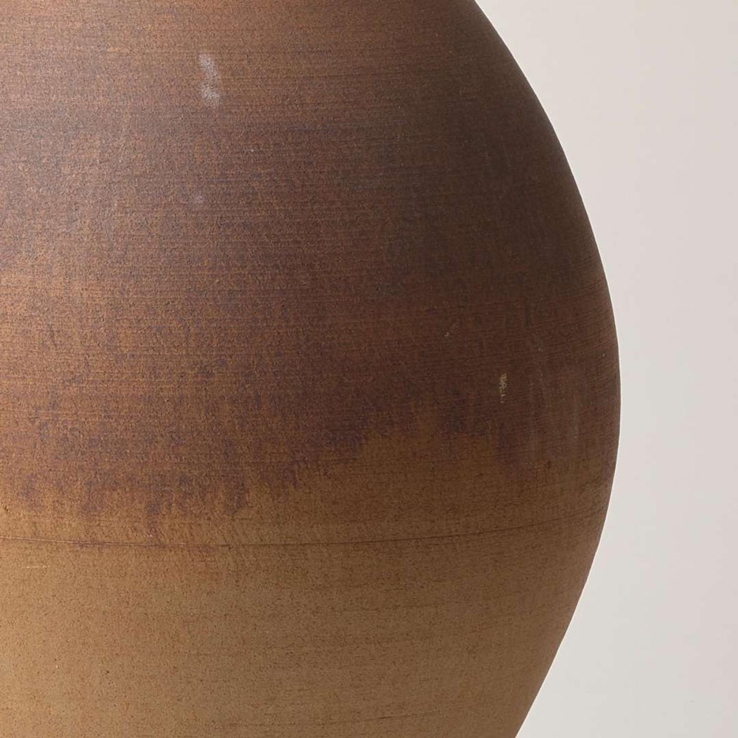 A Wedgwood John Dermer Studio Pottery Lidded Vessel UK, 1970s