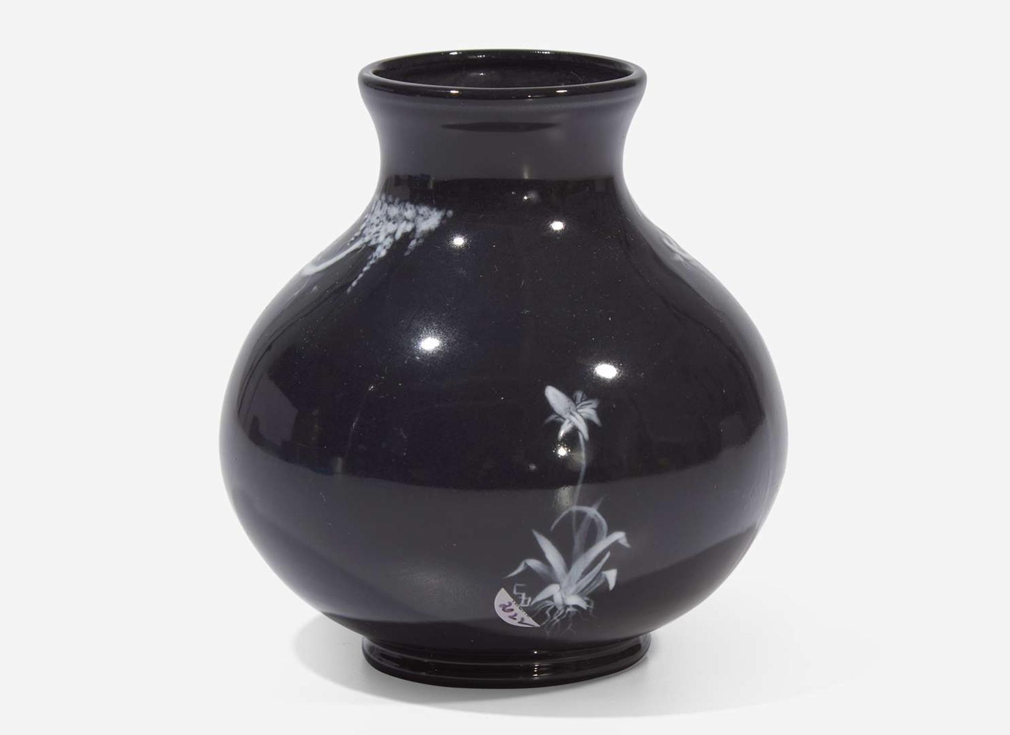 A Wedgwood Pâte-sur-Pâte Vase, UK, circa 2000