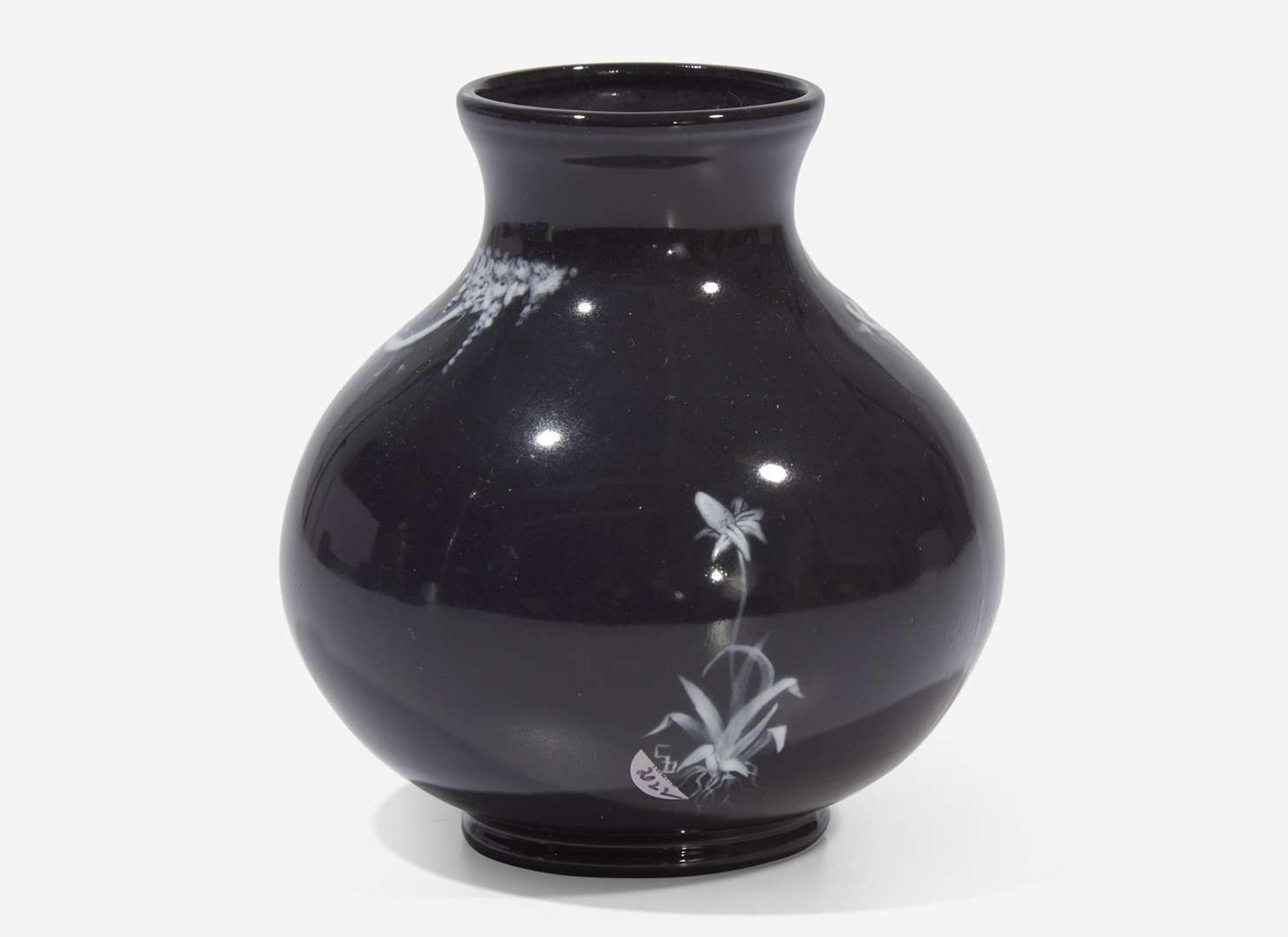 A Wedgwood Pâte-sur-Pâte Vase, UK, circa 2000