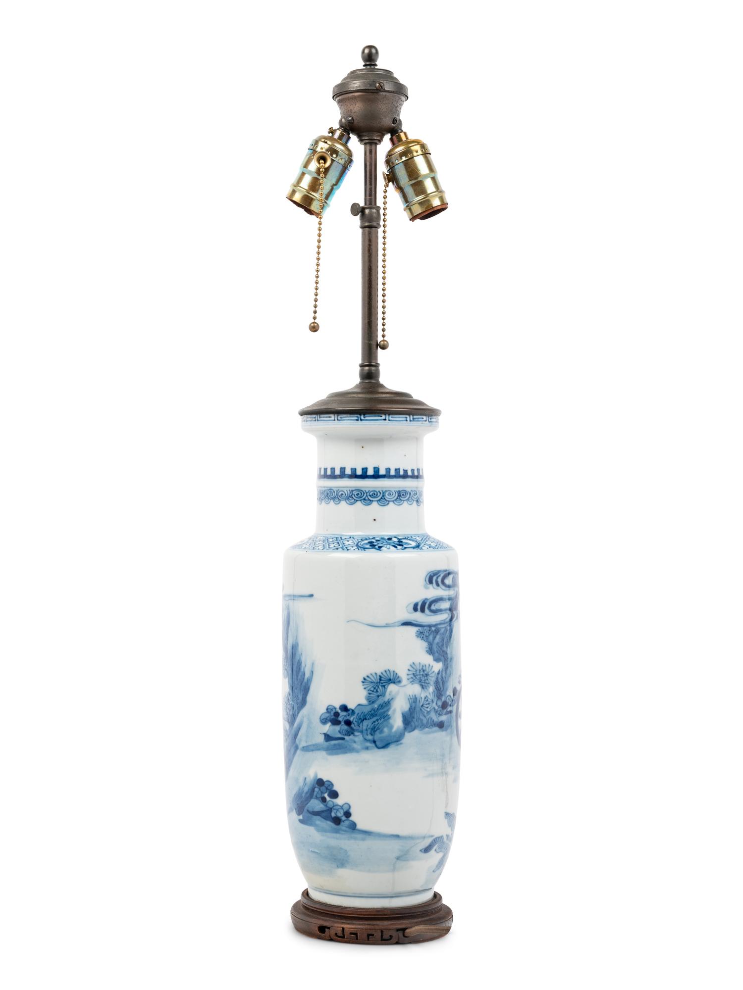 A Chinese Blue and White Porcelain Rouleau Vase