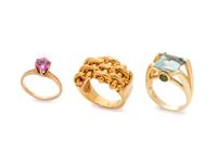 COLLECTION OF YELLOW GOLD GEMSTONE RINGS