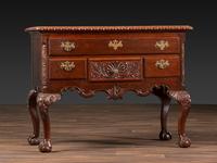 A Chippendale Style Shell-Carved Mahogany Dressing Table