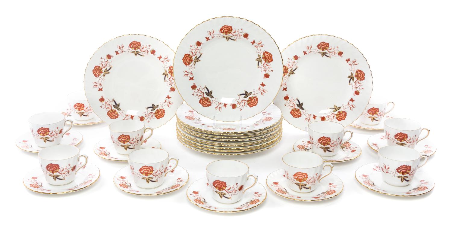 A Royal Crown Derby Porcelain Dinner Service Diameter of largest plate 10 1/2 inches. — 19TH/20TH CENTURY