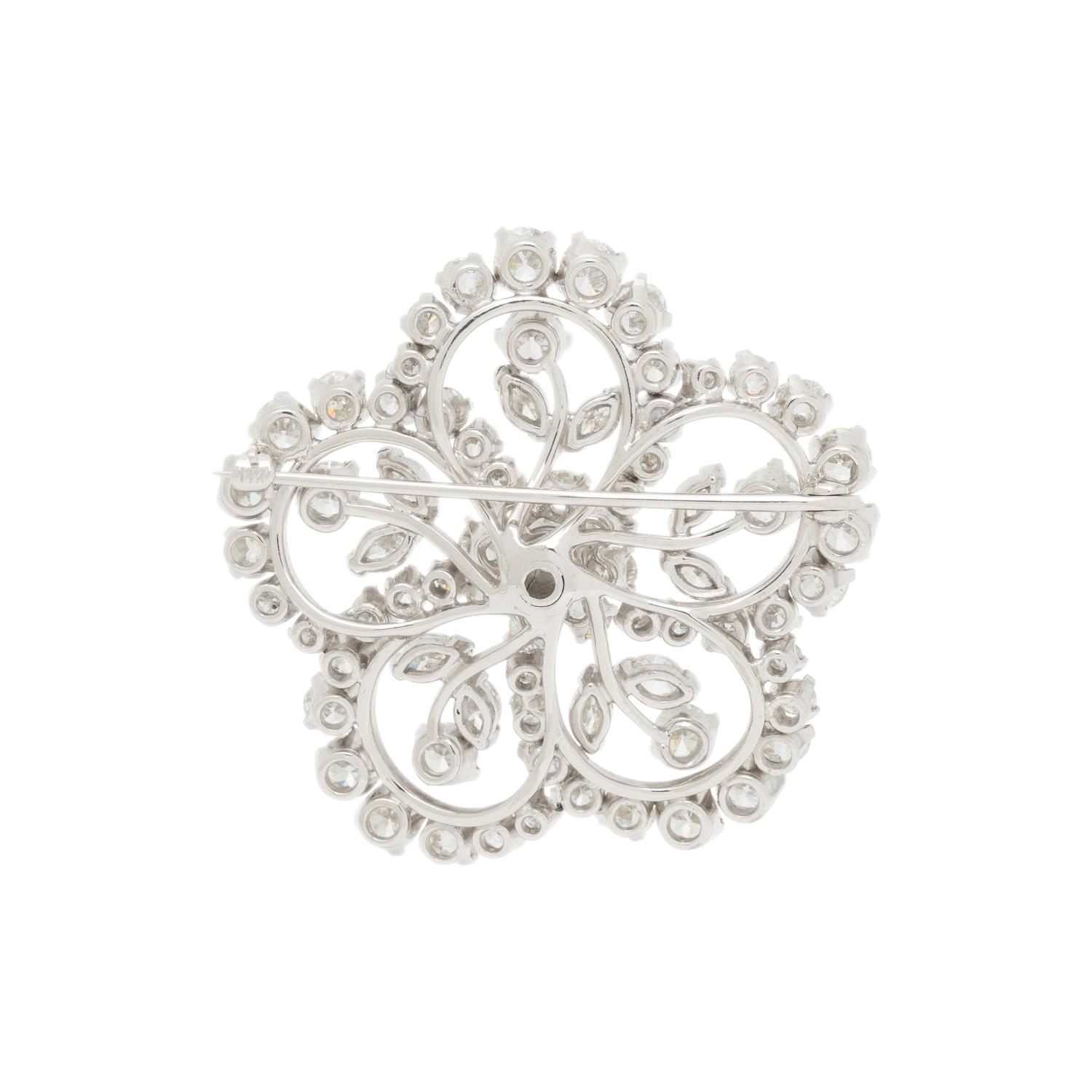 DIAMOND AND WHITE GOLD FLOWER BROOCH