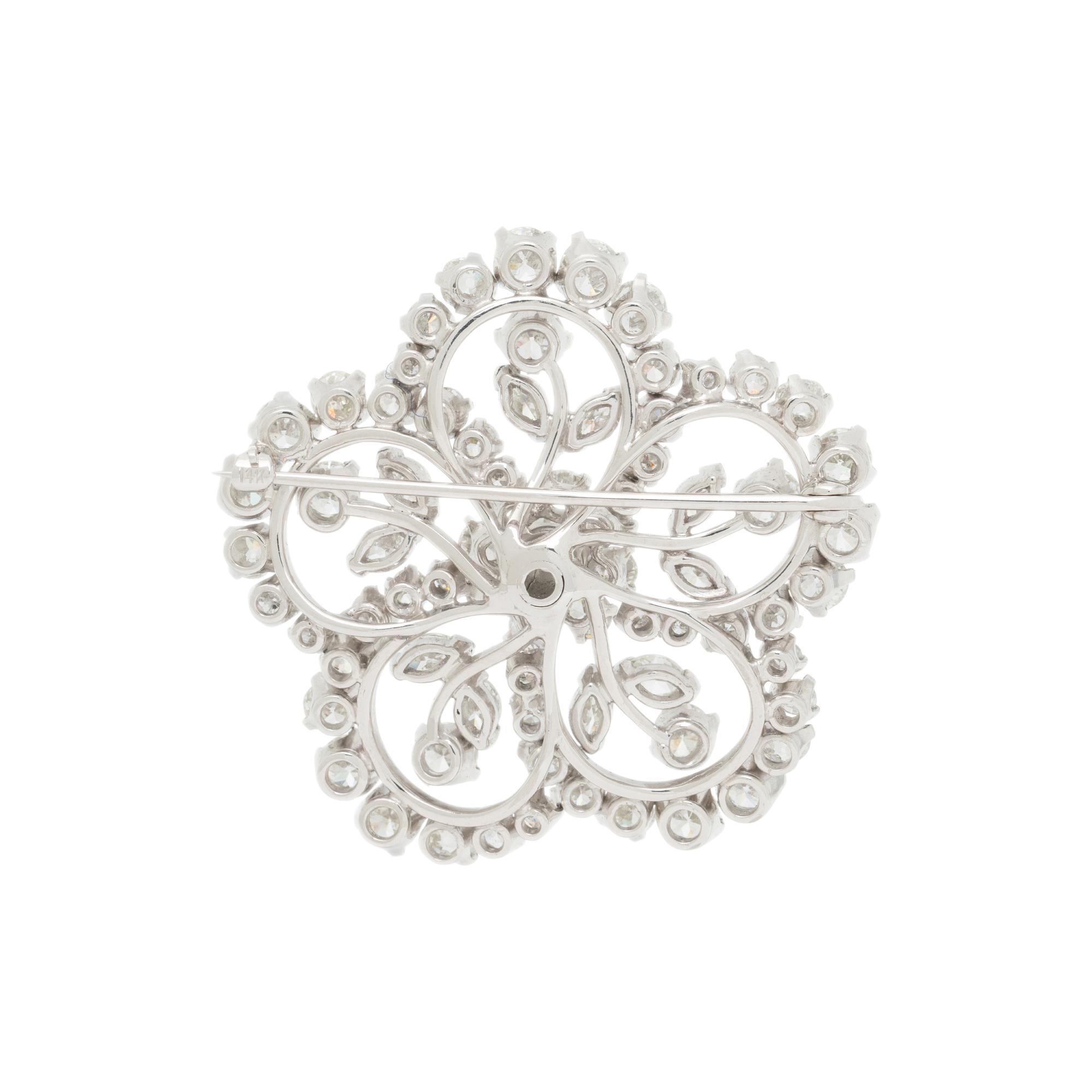 DIAMOND AND WHITE GOLD FLOWER BROOCH