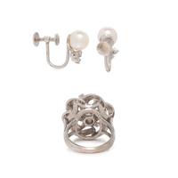 COLLECTION OF WHITE GOLD JEWELRY