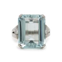 AQUAMARINE AND DIAMOND RING