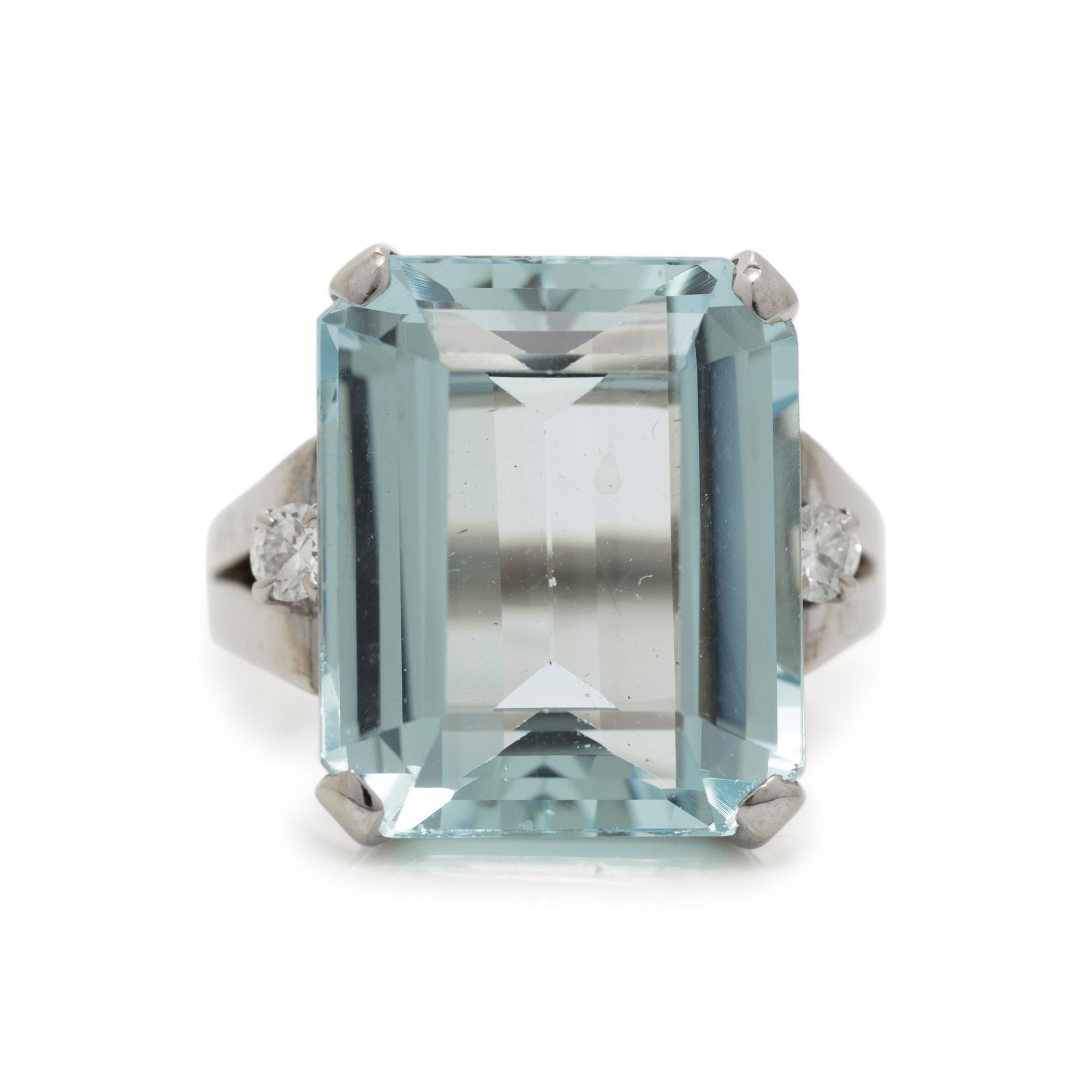 AQUAMARINE AND DIAMOND RING
