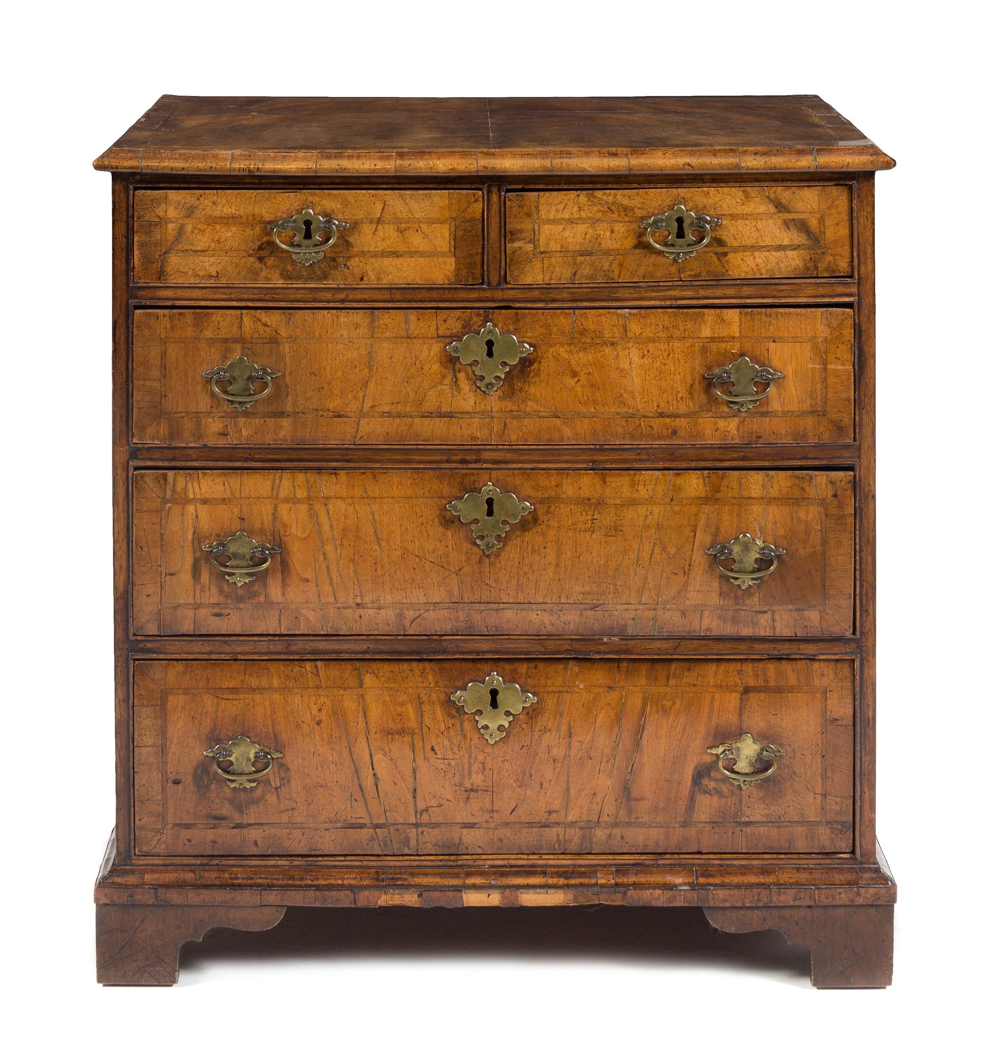 A George III Style Chest of Drawers Height 29 x width 27 1/2 x depth 16 1/2 inches. — 18TH/19TH CENTURY