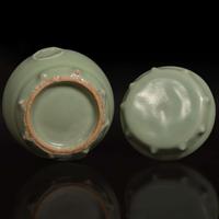 A Chinese Longquan celadon small covered jar 龍泉窯青釉小蓋罐 Ming dynasty or later ????