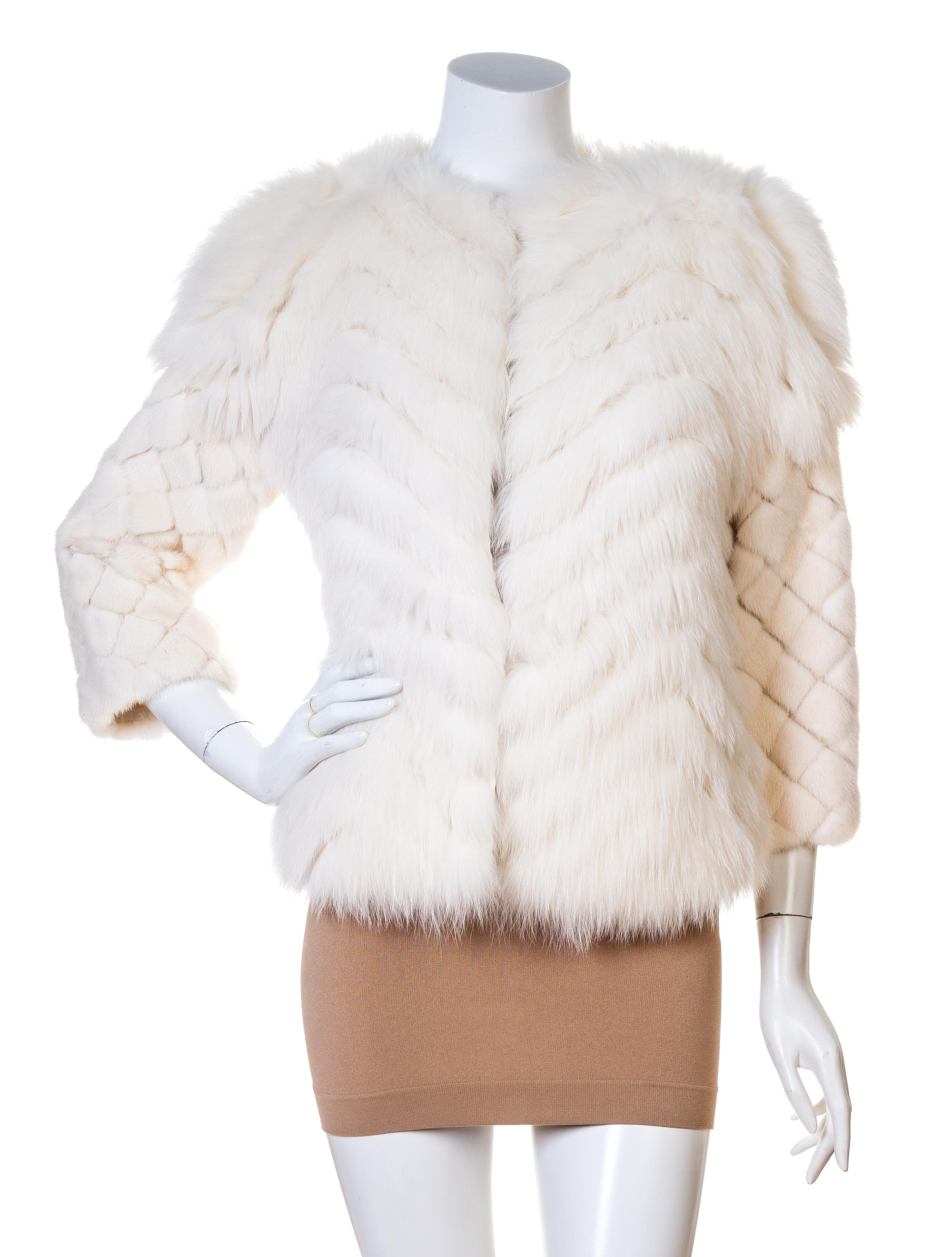 An Oscar de la Renta Cream Fox and Long Hair Mink Apres Ski Jacket, Size 4.