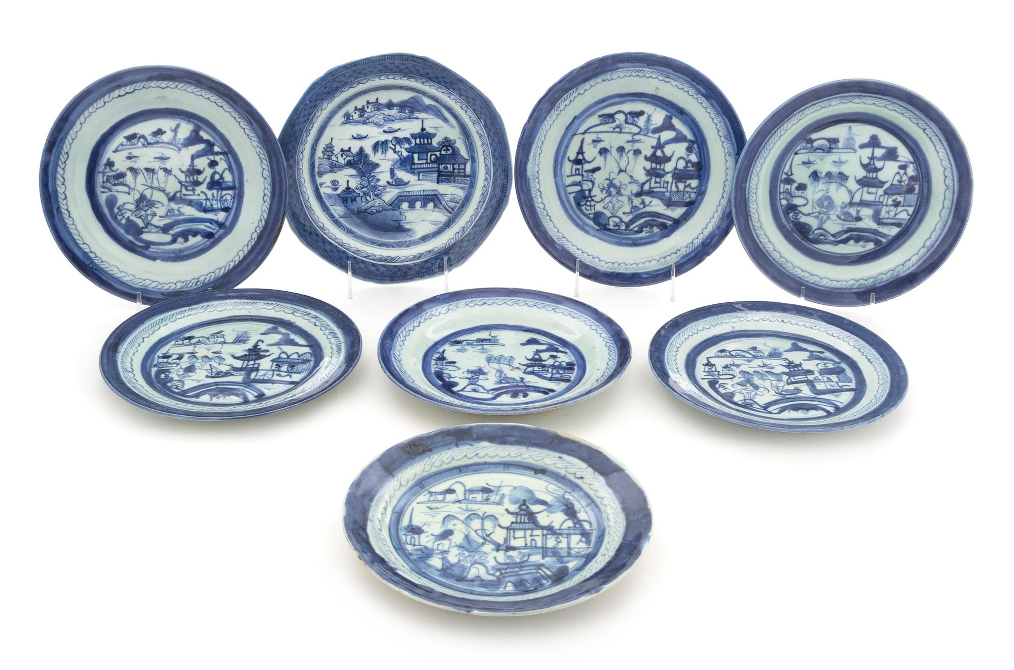A Group of Eight Canton Blue and White Dinner Plates Diameter of largest 9 inches. — 19TH CENTURY