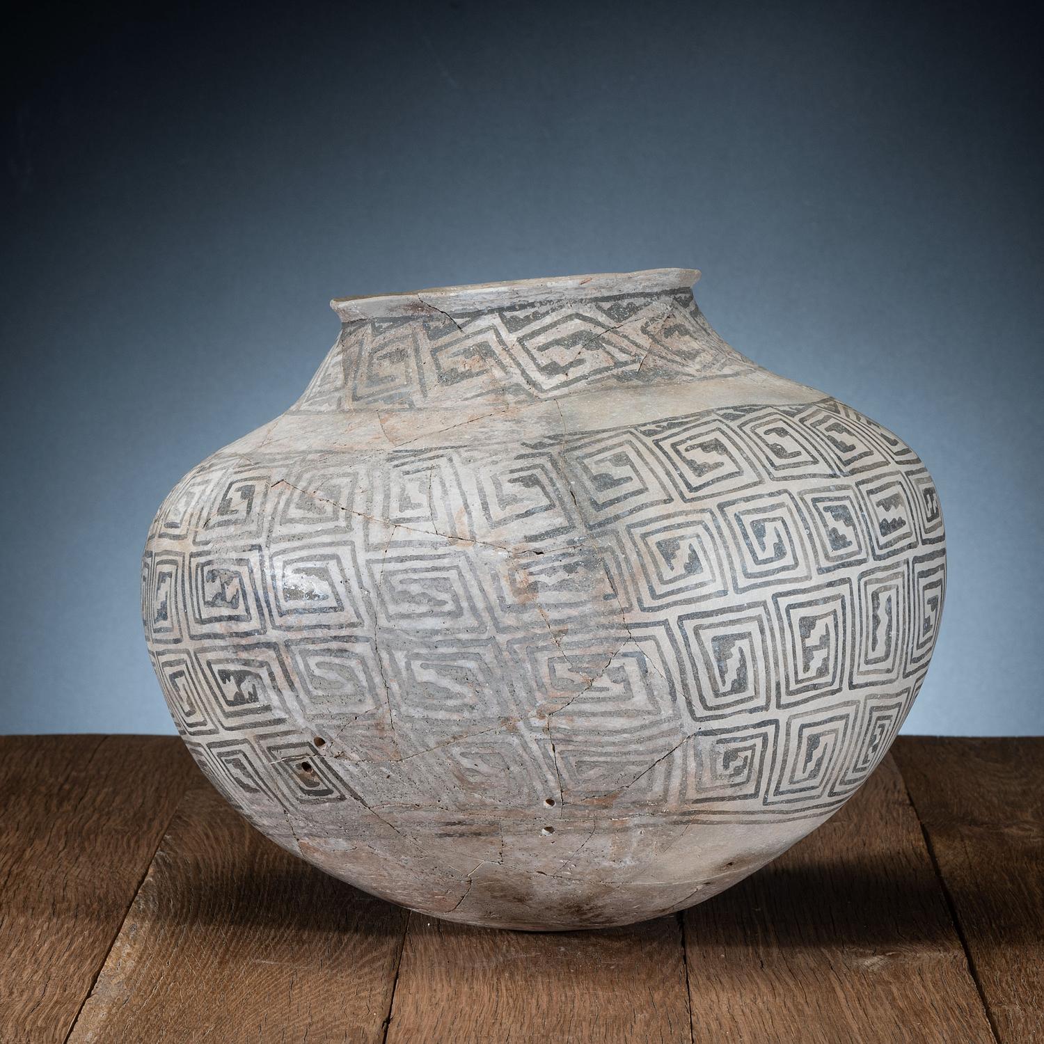 Anasazi Flagstaff Black-on-White Pottery Olla