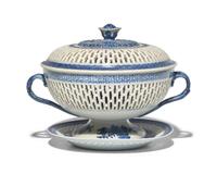 A Chinese Export Porcelain Reticulated Chestnut Covered Bowl and Undertray