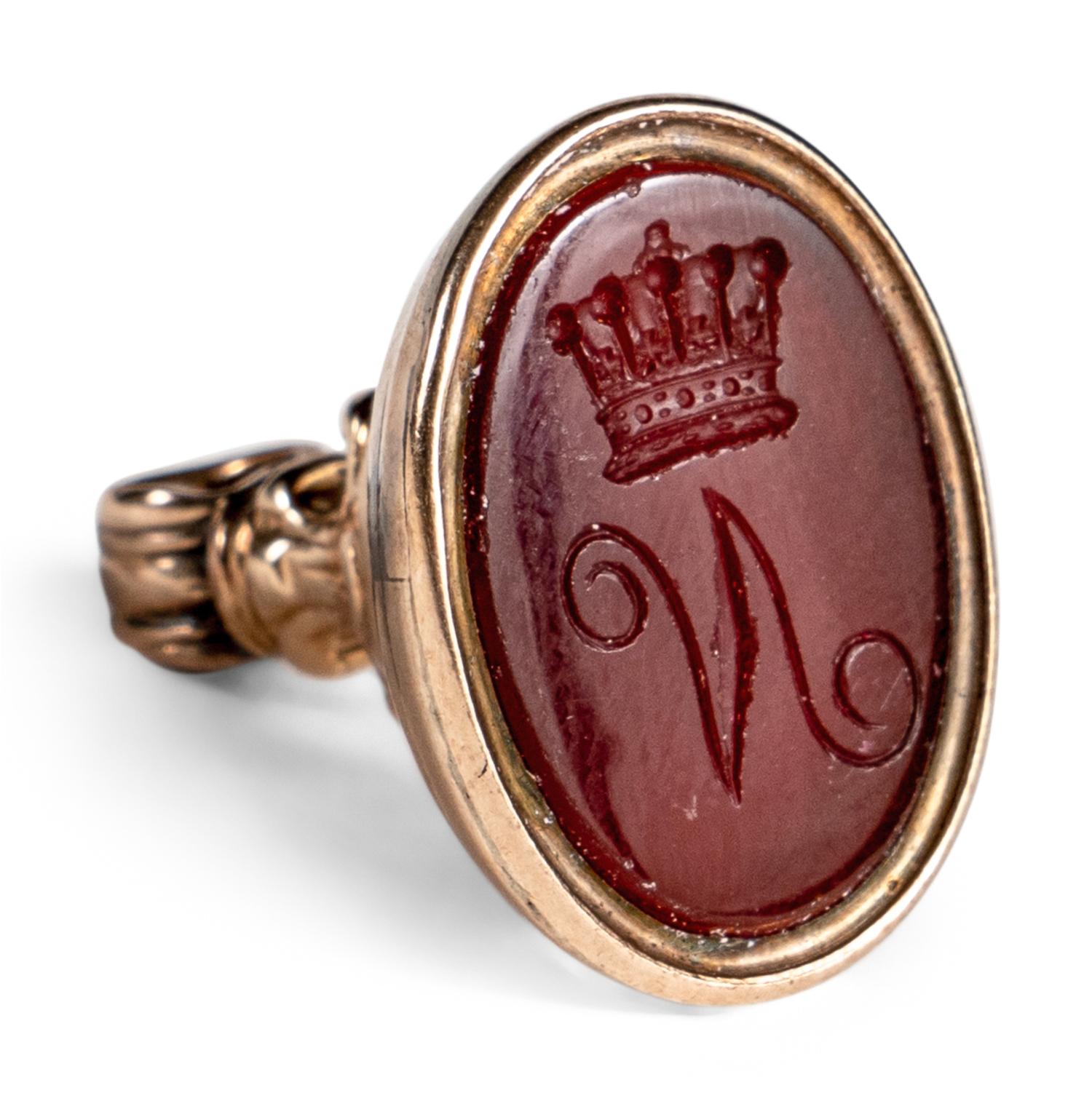 An English Gold and Agate-Mounted Hand Seal