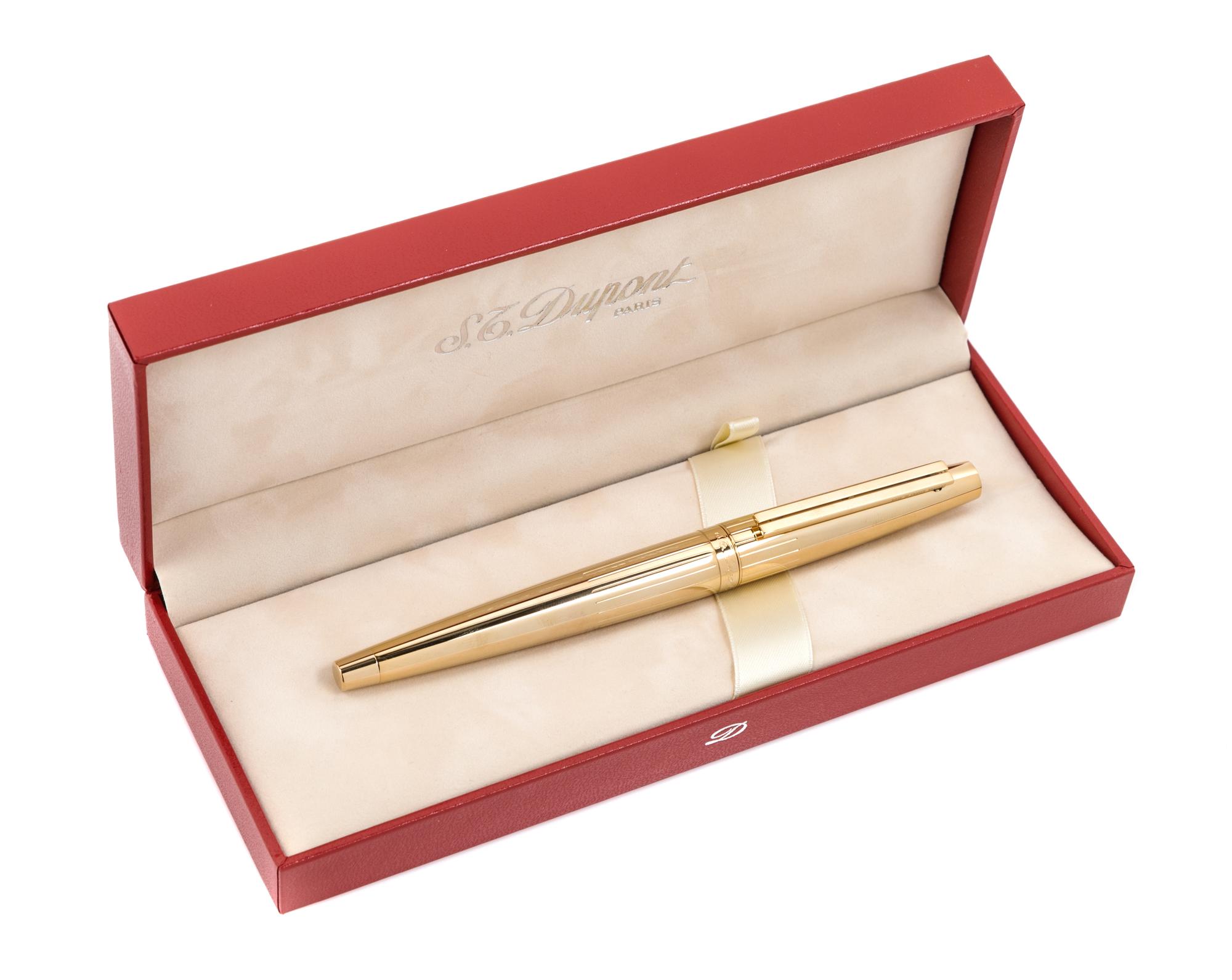 An S.T. Dupont Gold-Plated Ellipsis Fountain Pen