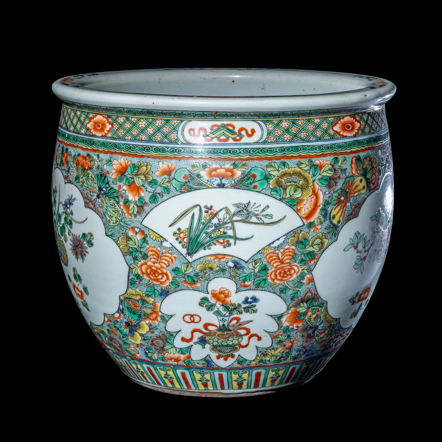 A Chinese Famille Verte Porcelain Fish Pot