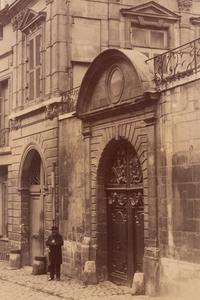 A pair of photographs depicting scenes in Rouen ( Rouen-rue du Moulinet 7 ; Maison, rue Saint-Romain [Rouen] )