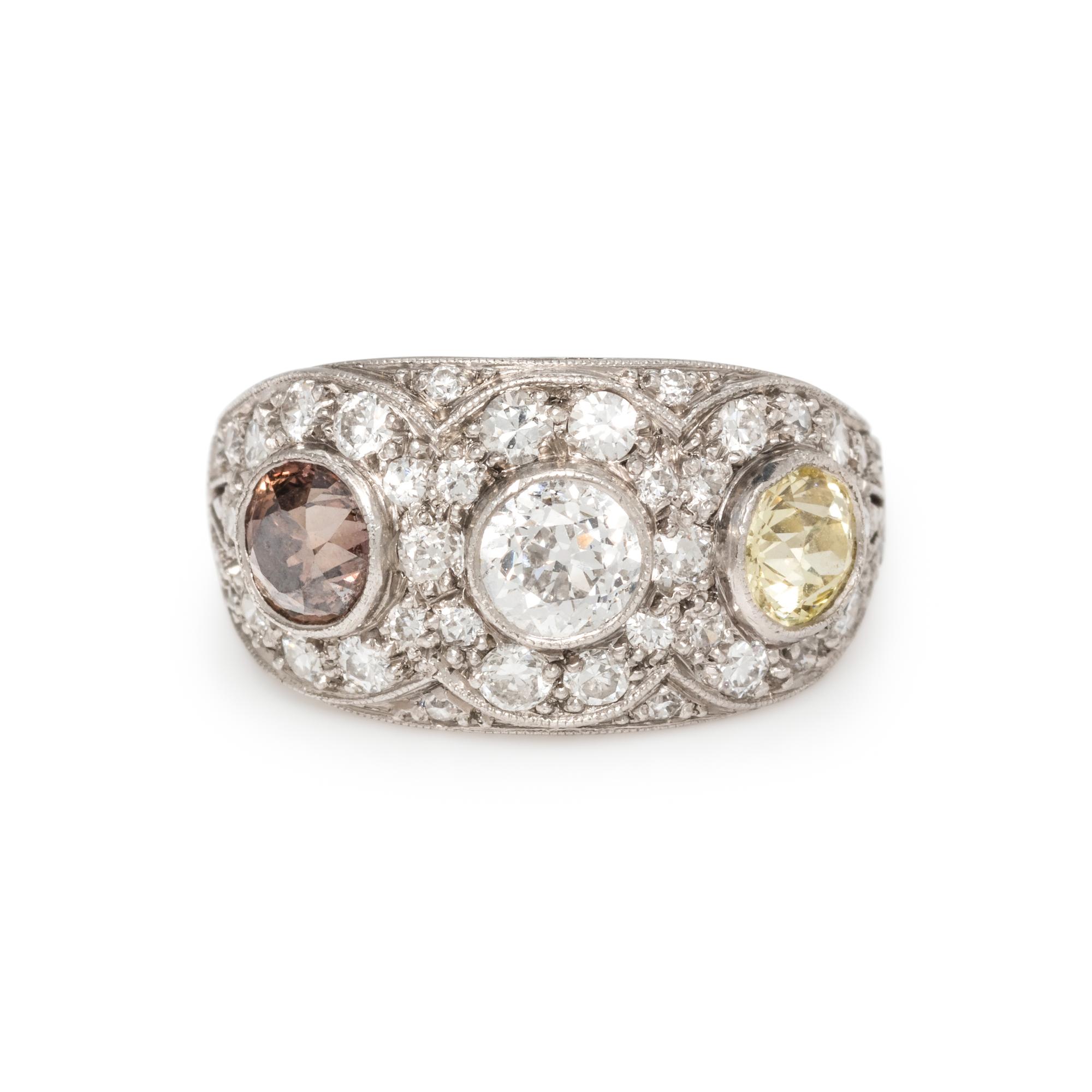 DIAMOND AND COLORED DIAMOND RING