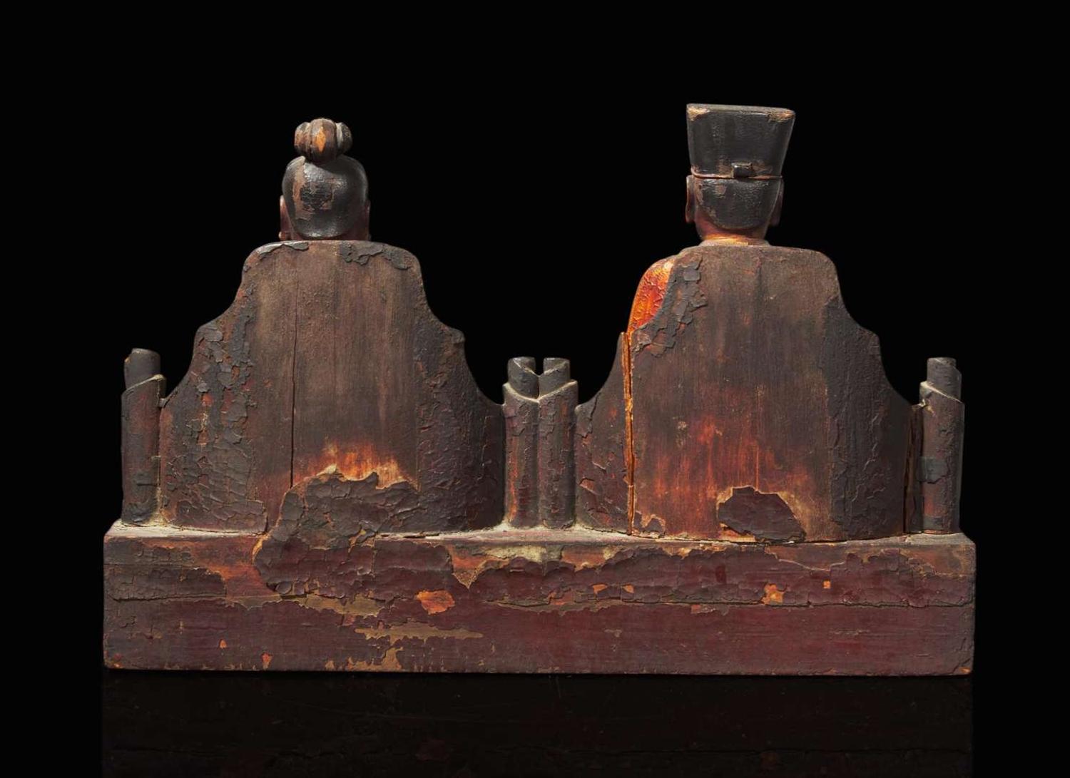 A pair of Chinese gilt lacquer seated figures 漆金木坐像一對