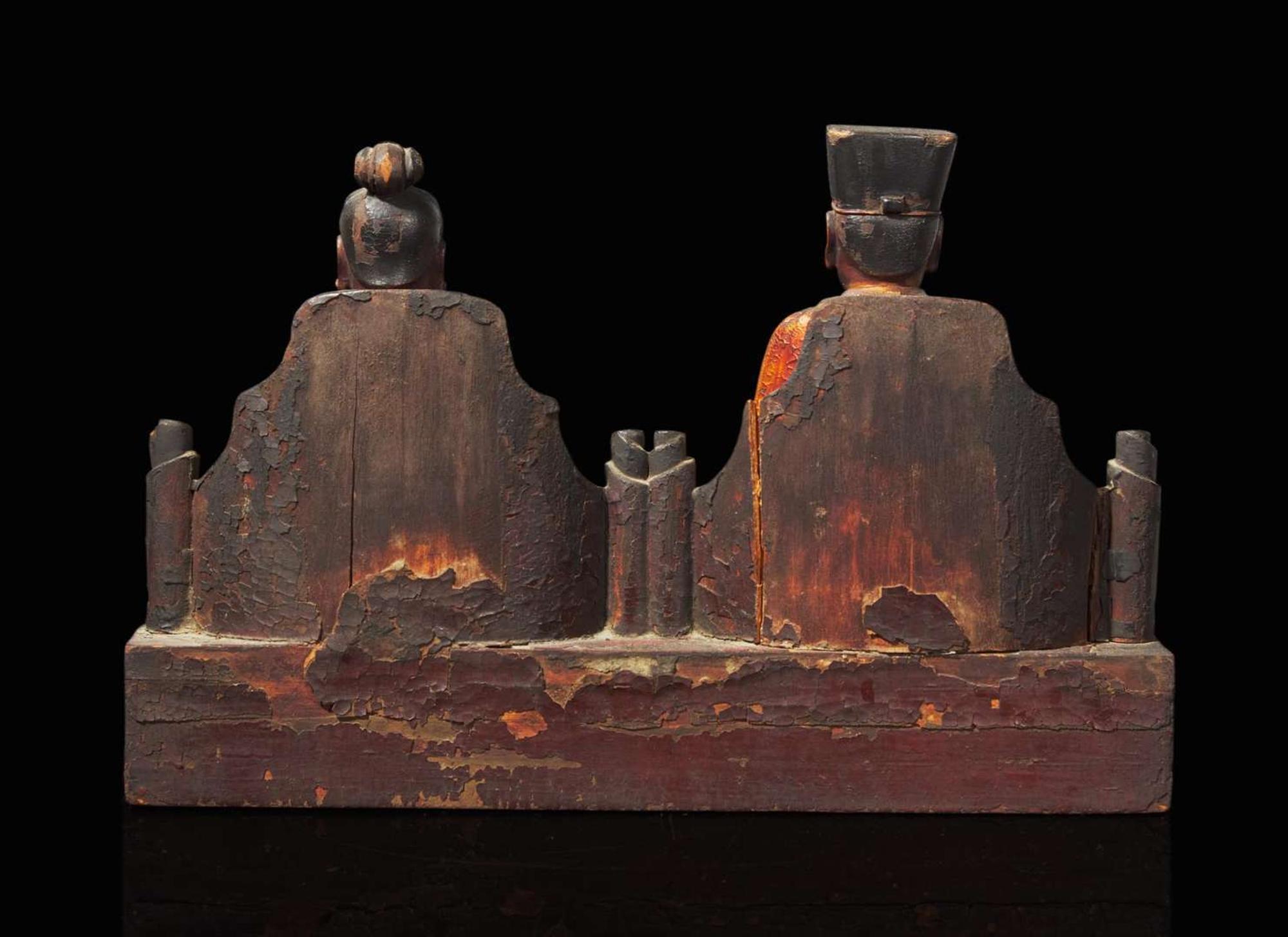 A pair of Chinese gilt lacquer seated figures 漆金木坐像一對