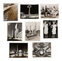 [PHOTOGRAPHY] 19 press photos documenting the 1940 NY World's Fair with additional prints of the era