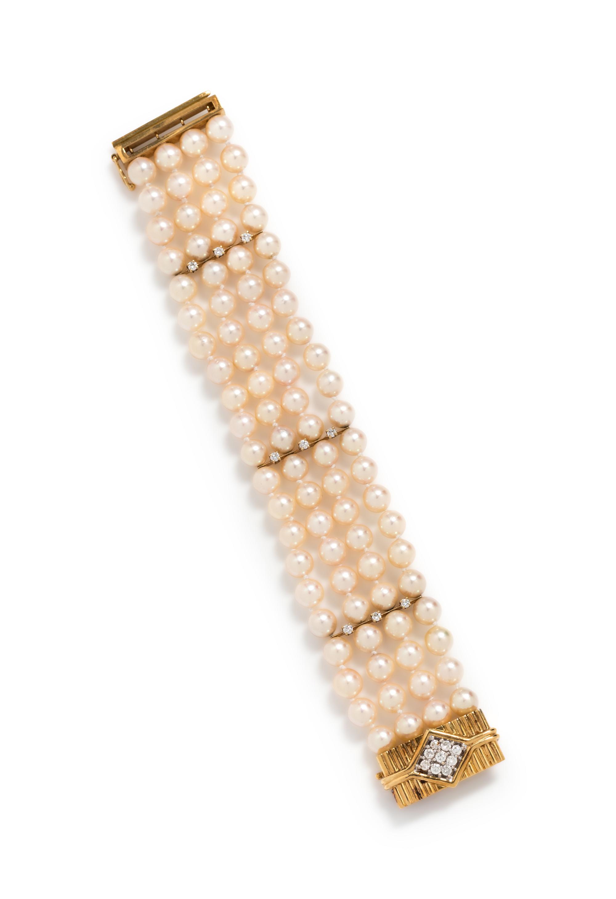 CULTURED PEARL AND DIAMOND BRACELET